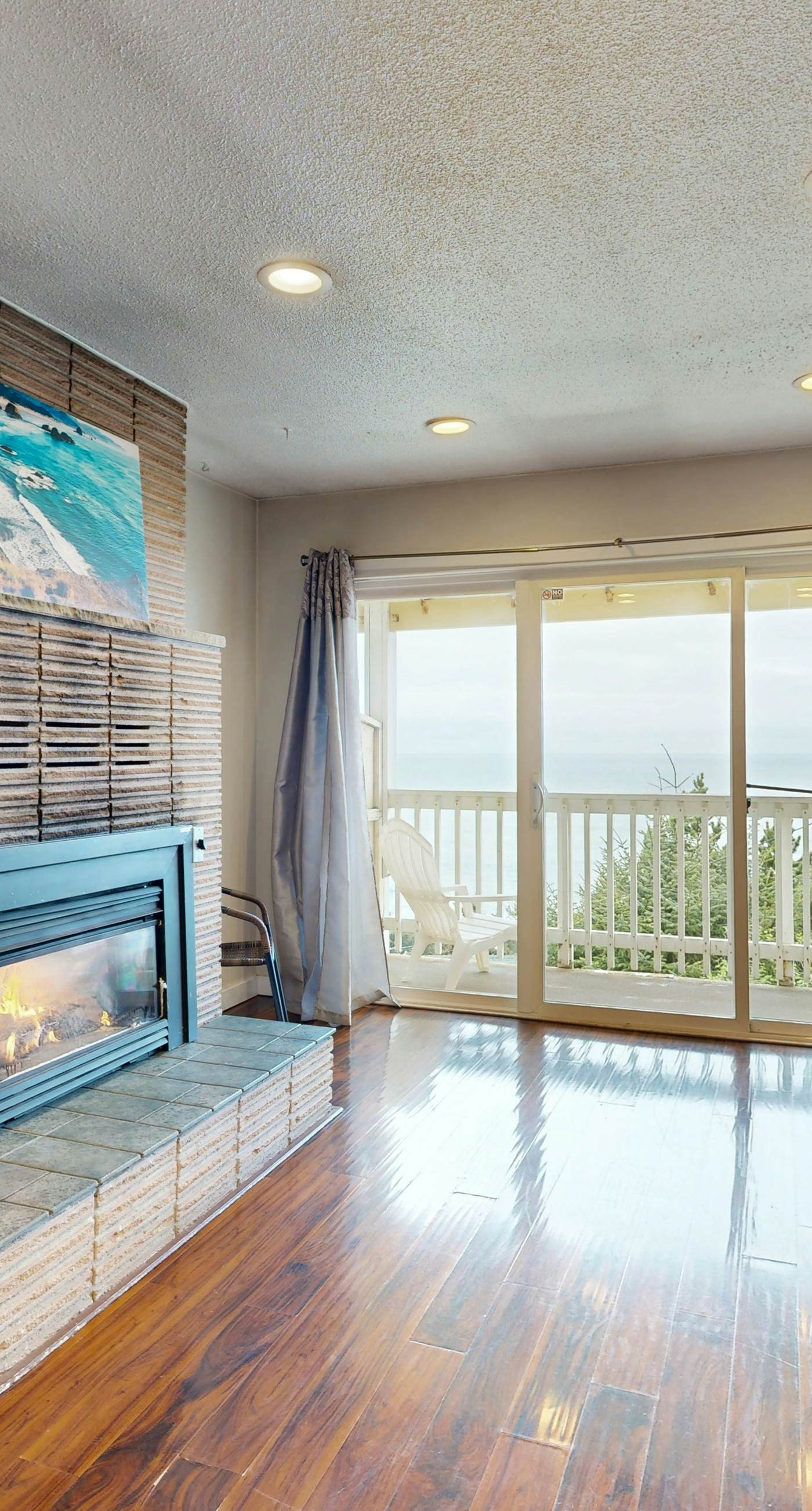 Dog Friendly Oceanview Condo with Great Location and Nearby Beach Access