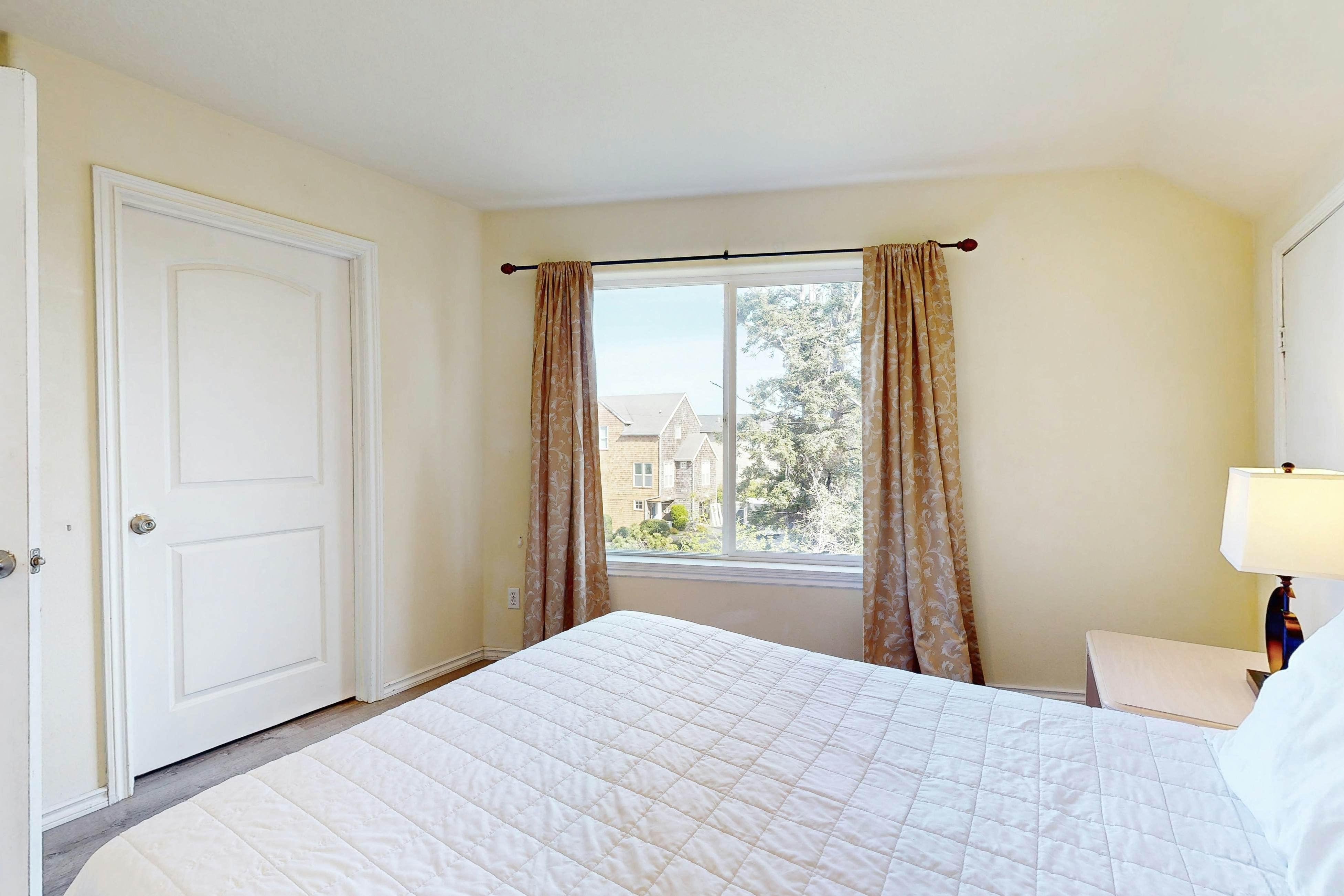 Great for Big Groups, Three Dog-Friendly Condos - Lovely Views, Walk to Beach