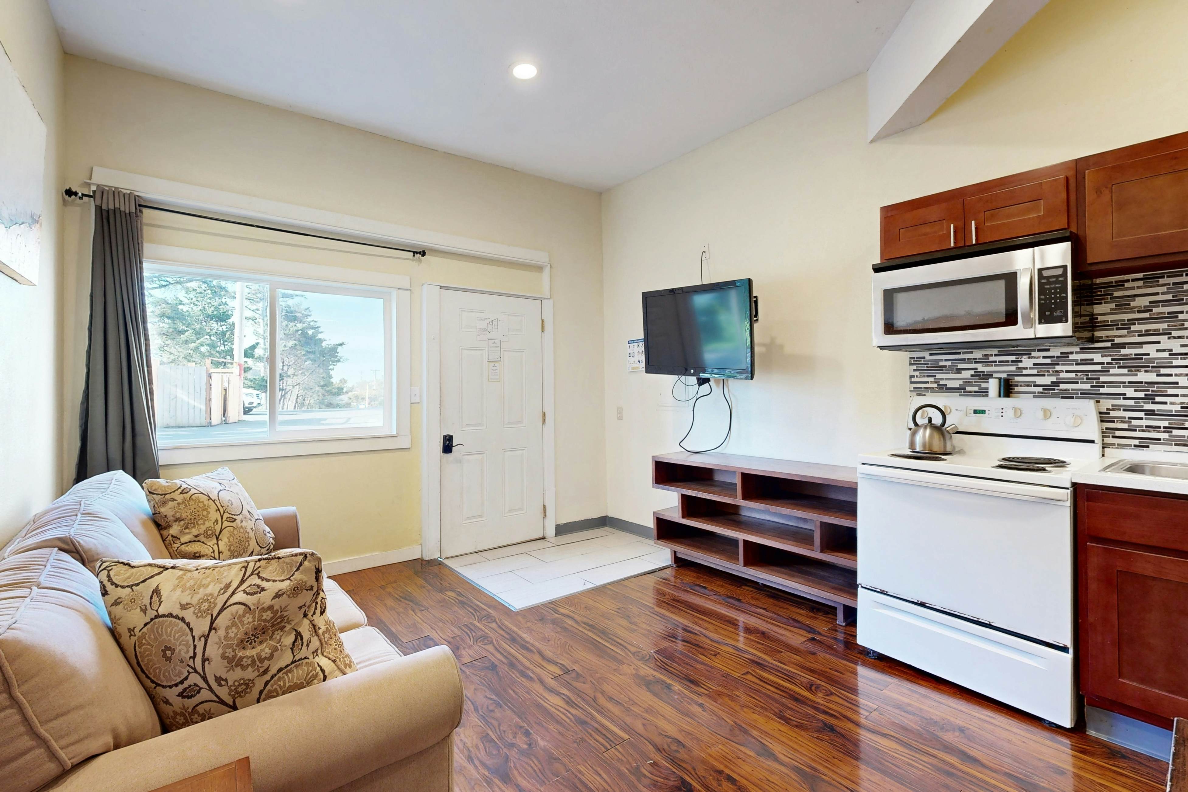 Great for Big Groups, Three Dog-Friendly Condos - Lovely Views, Walk to Beach