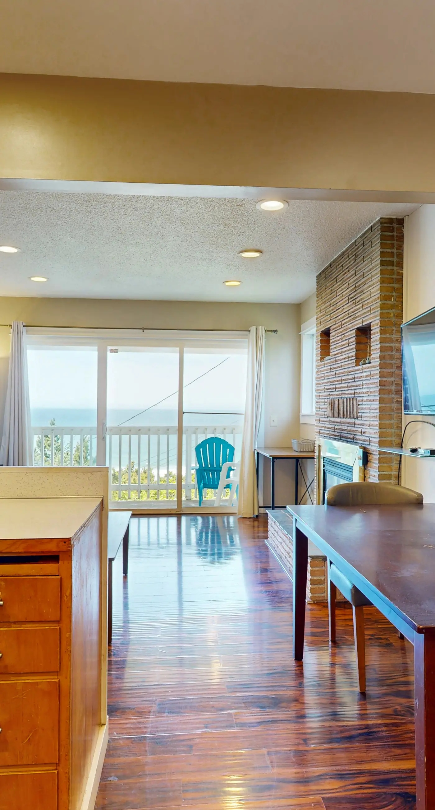 Dog Friendly Condo with Ocean View and Beach Access Perfect for Family Fun
