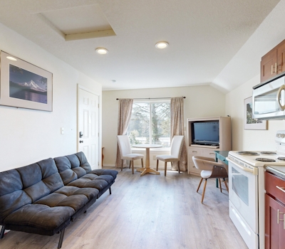 Private Hillside Condo in the Heart of Lincoln City Dog Friendly