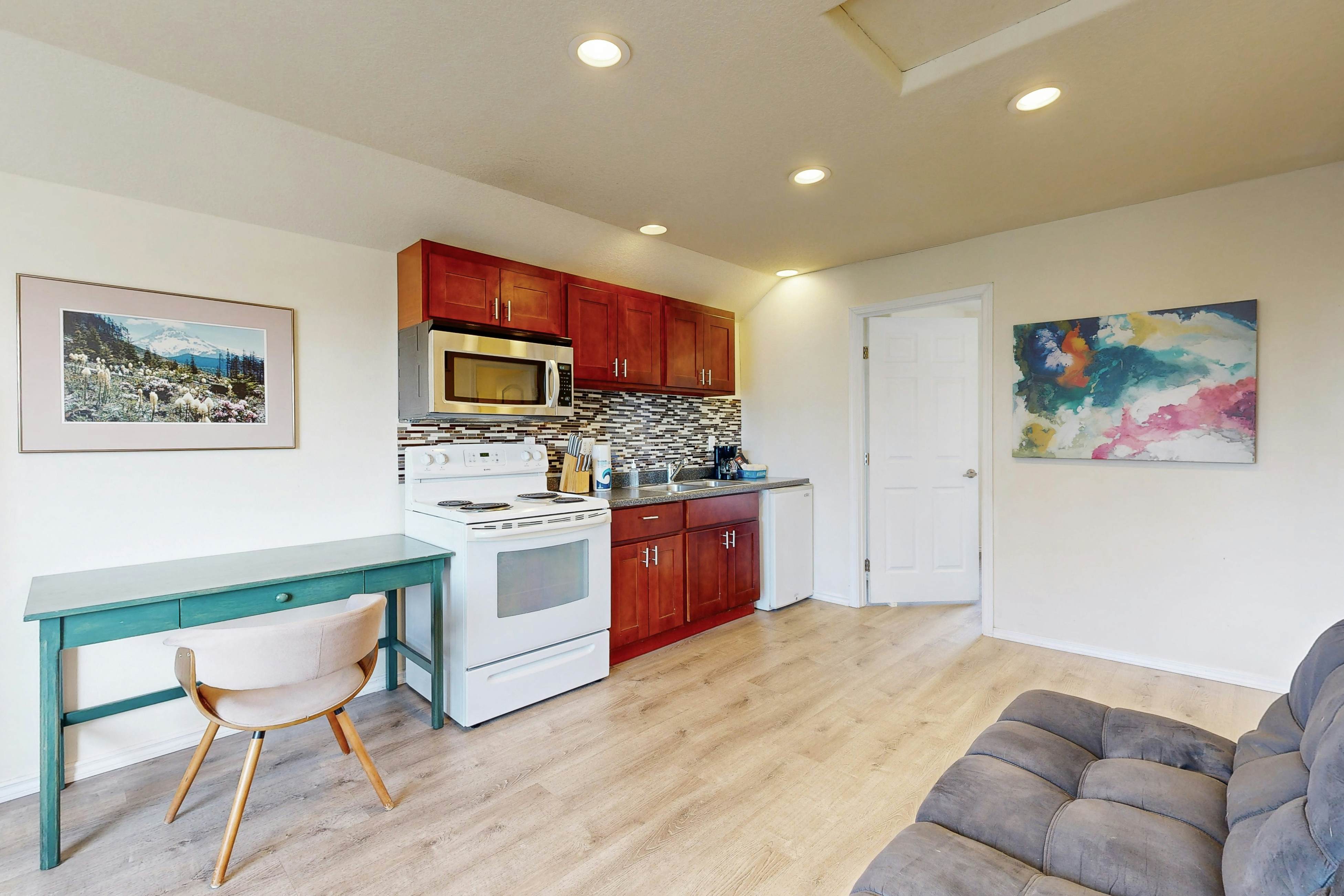 Private Hillside Condo in the Heart of Lincoln City - Dog-Friendly