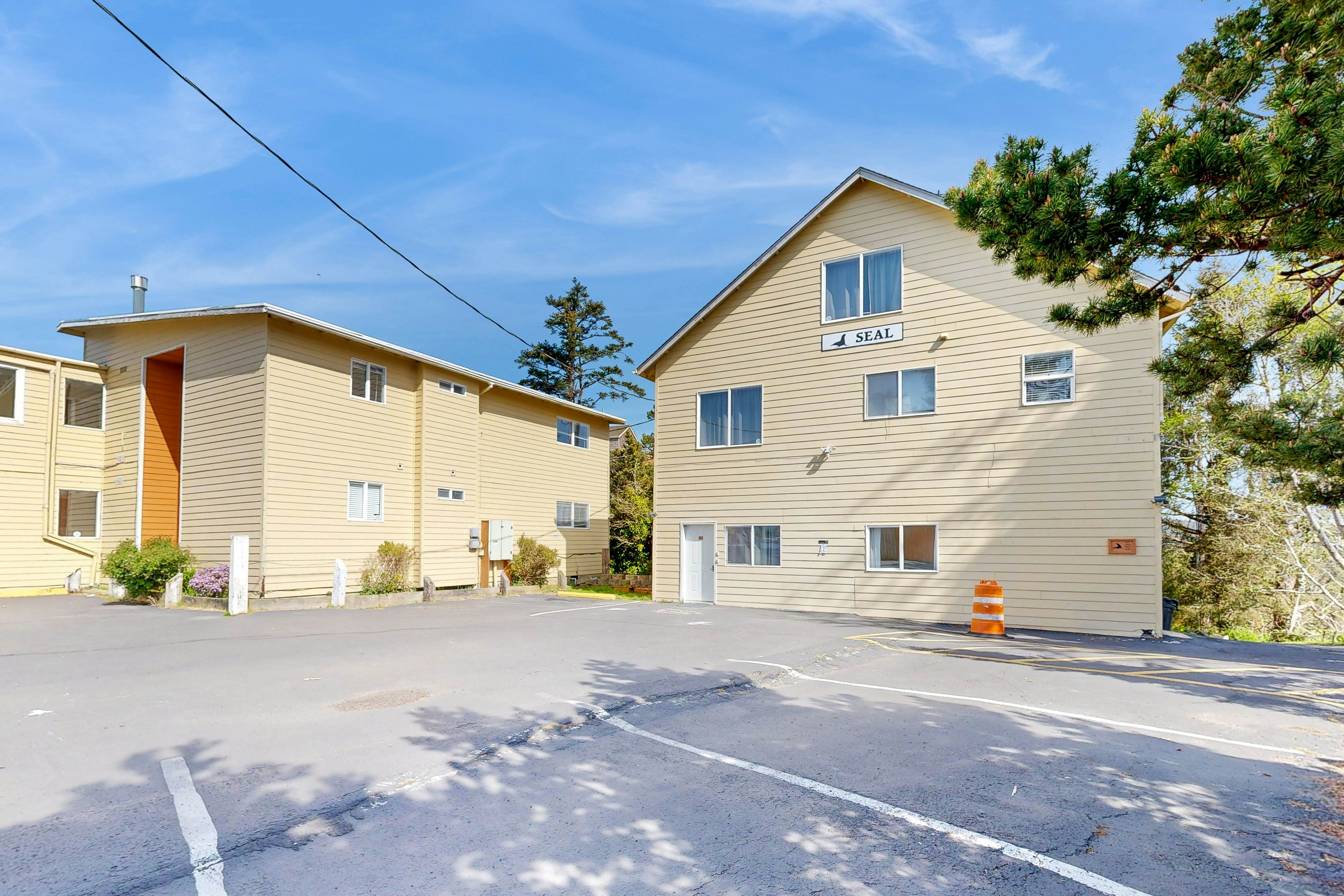 Private Hillside Condo in the Heart of Lincoln City - Dog-Friendly