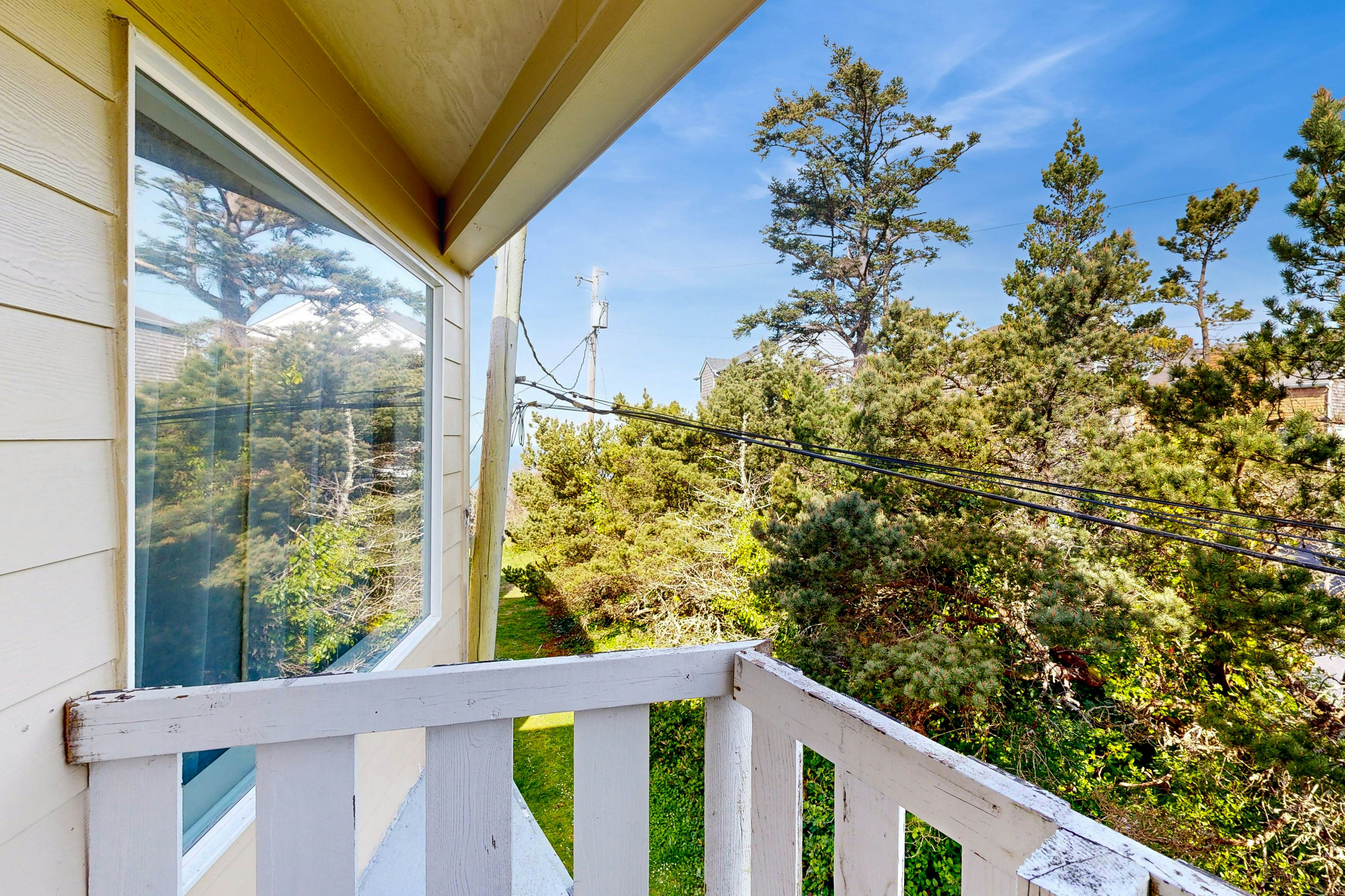 Sandstone Point Condo, Only a Few Blocks to the Beach - Dogs Welcome