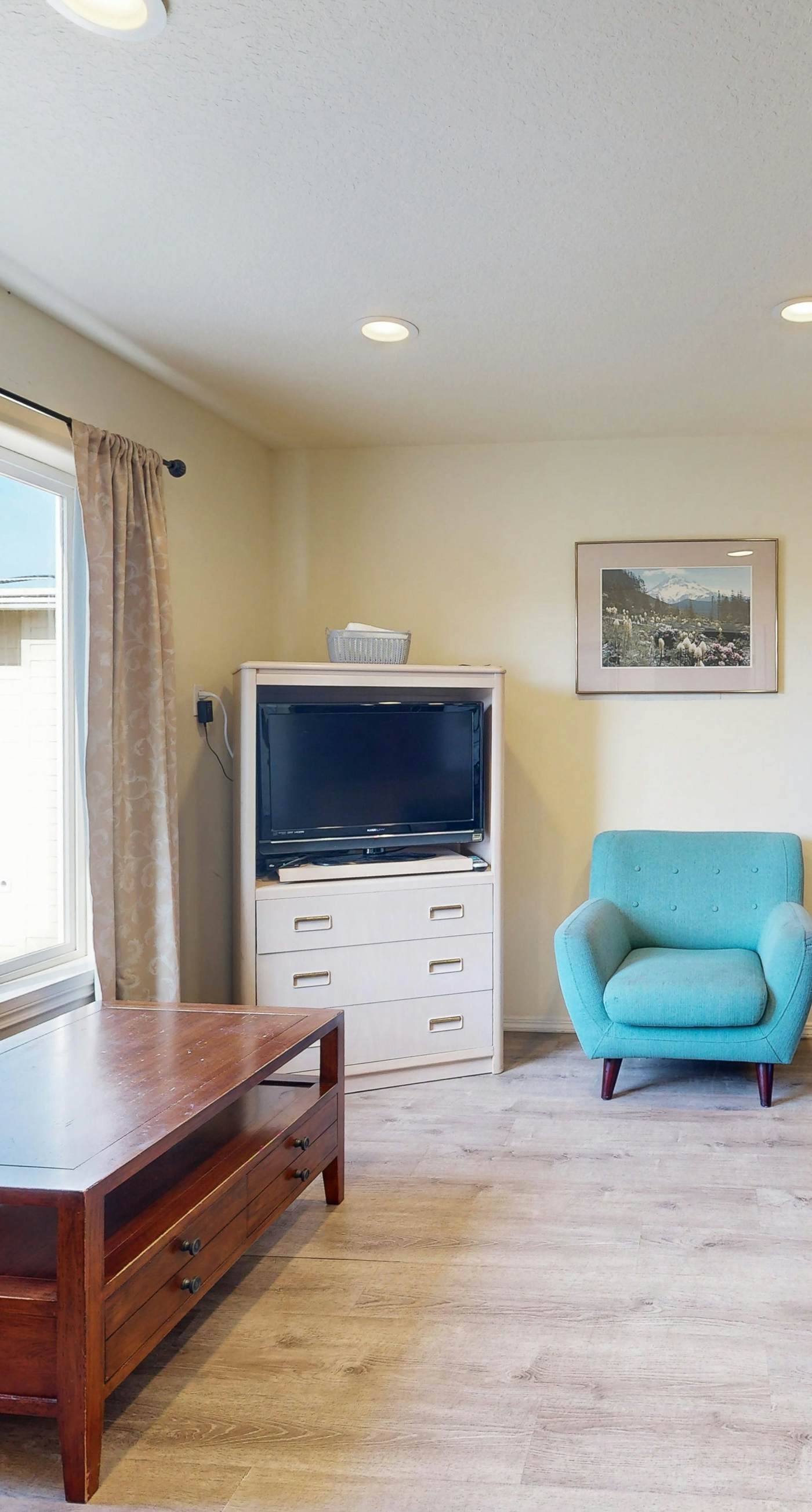 Sandstone Point Condo Only a Few Blocks to the Beach Dogs Welcome