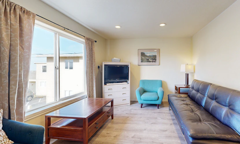 Sandstone Point Condo Only a Few Blocks to the Beach Dogs Welcome