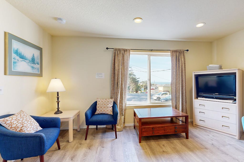 Sandstone Point Condo Only a Few Blocks to the Beach Dogs Welcome