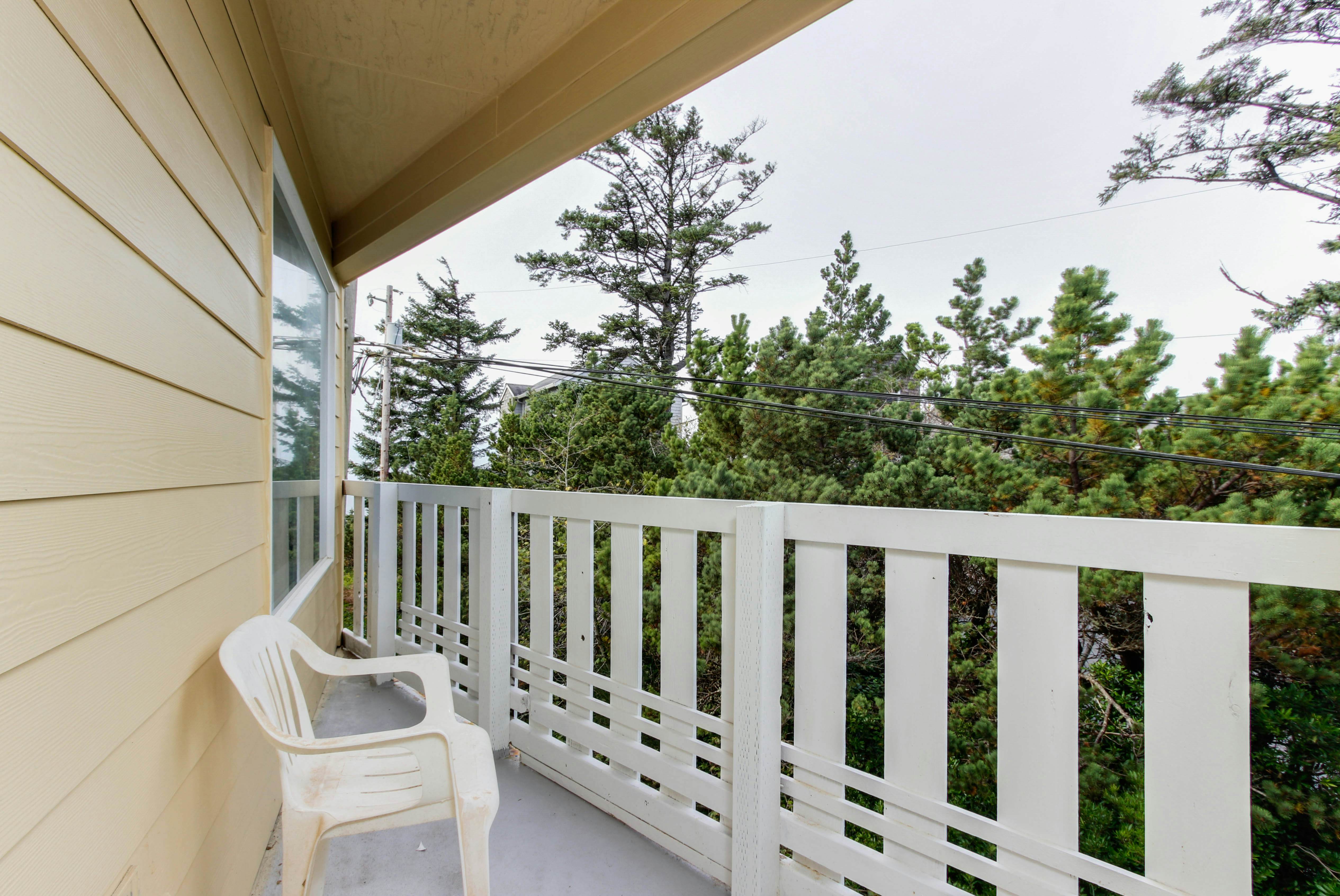 Sandstone Point Condo, Only a Few Blocks to the Beach - Dogs Welcome