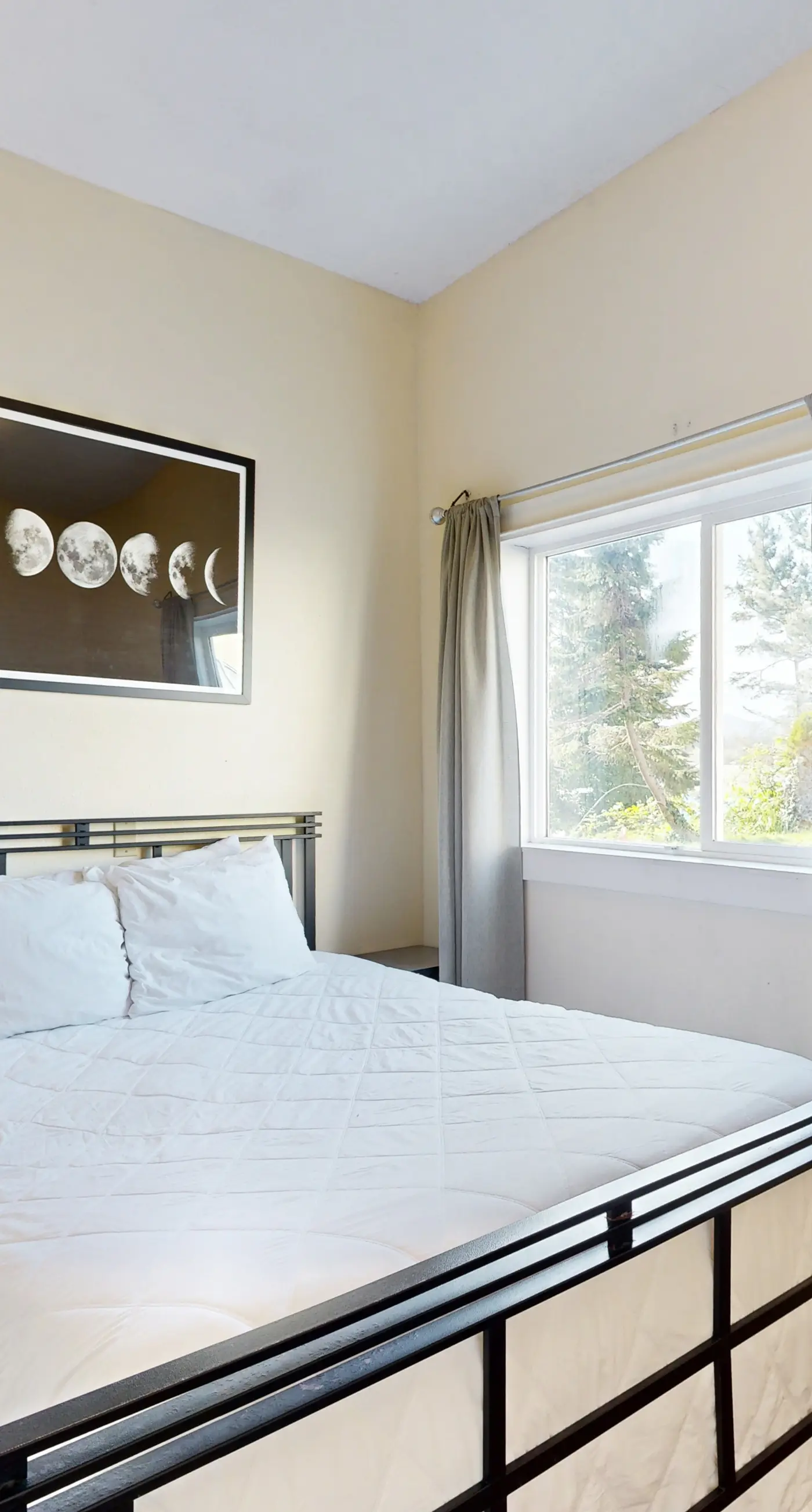 Dog Friendly Cozy Coastal Condo Minutes from the Beach