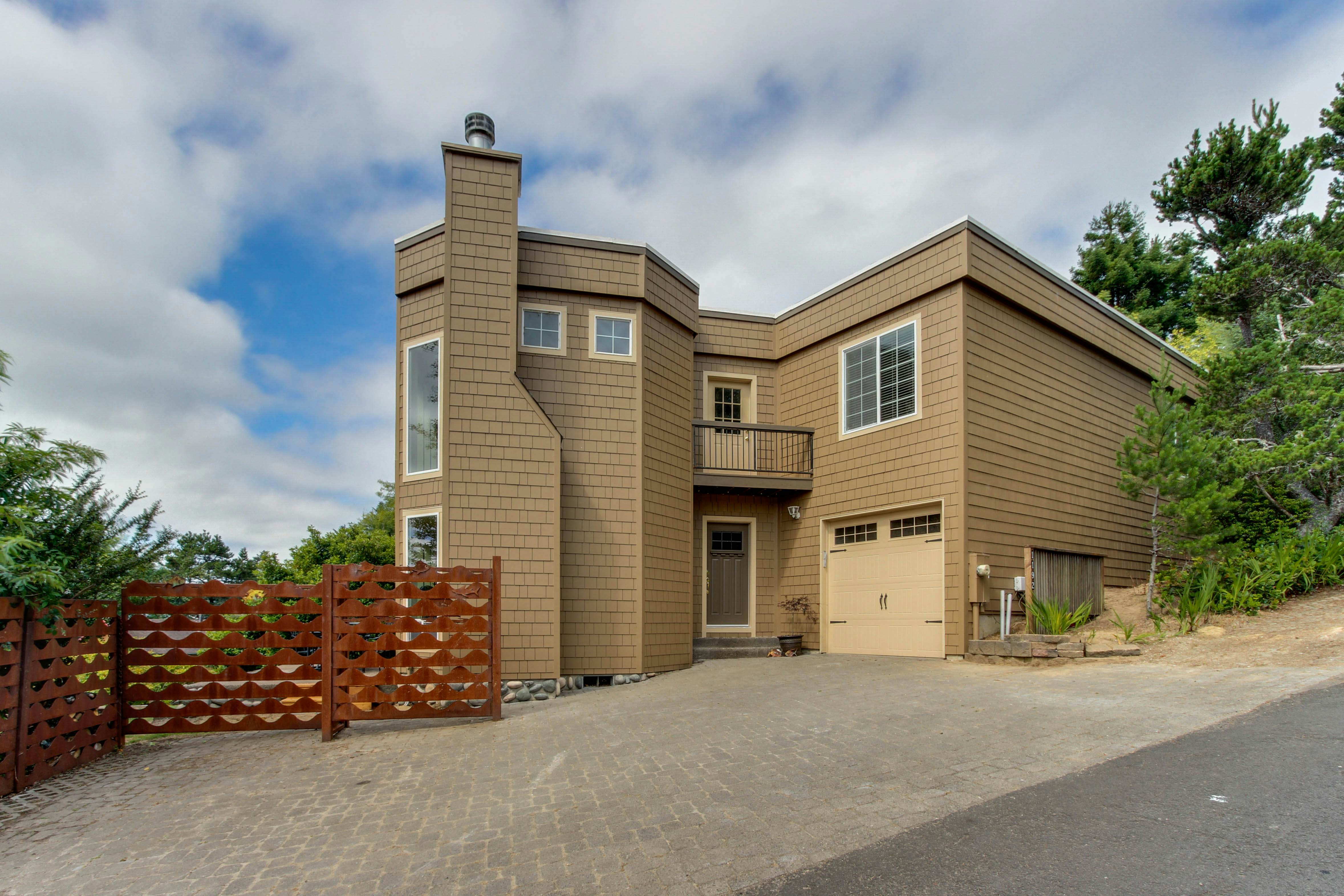 Dog-Friendly Lakefront Vacation Home with Stunning Views & Spacious Deck
