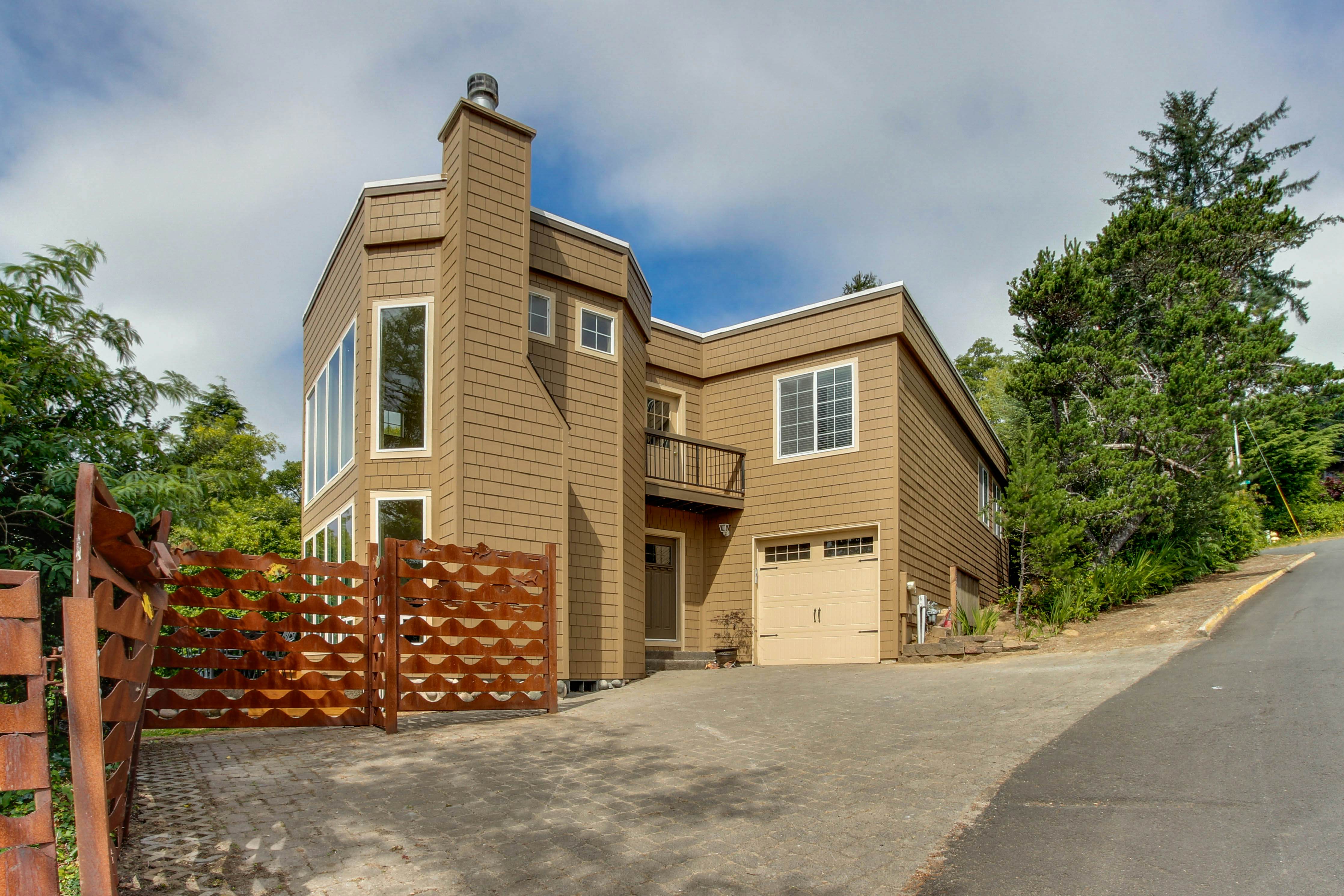 Dog-Friendly Lakefront Vacation Home with Stunning Views & Spacious Deck