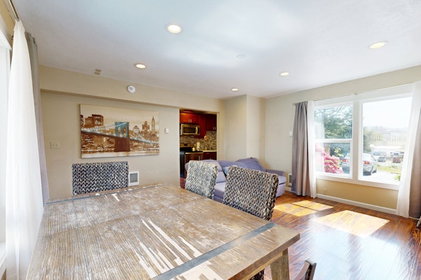 Modern Condo with Peekaboo Ocean Views Nearby Beach Access Dogs OK