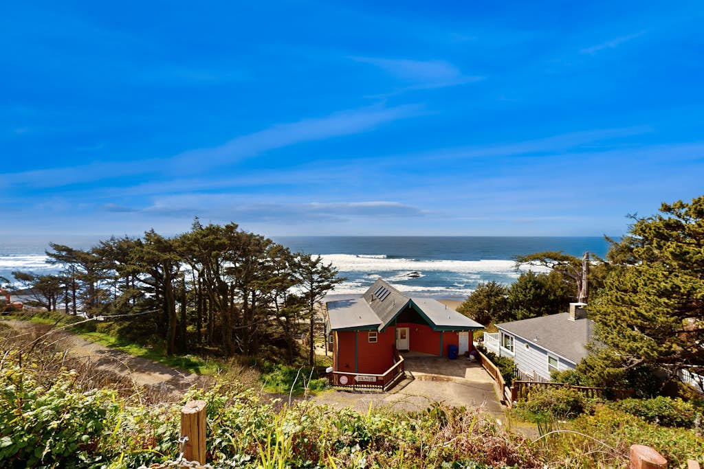Lovely Studio with Great View and Nearby Beach Access Dogs Welcome