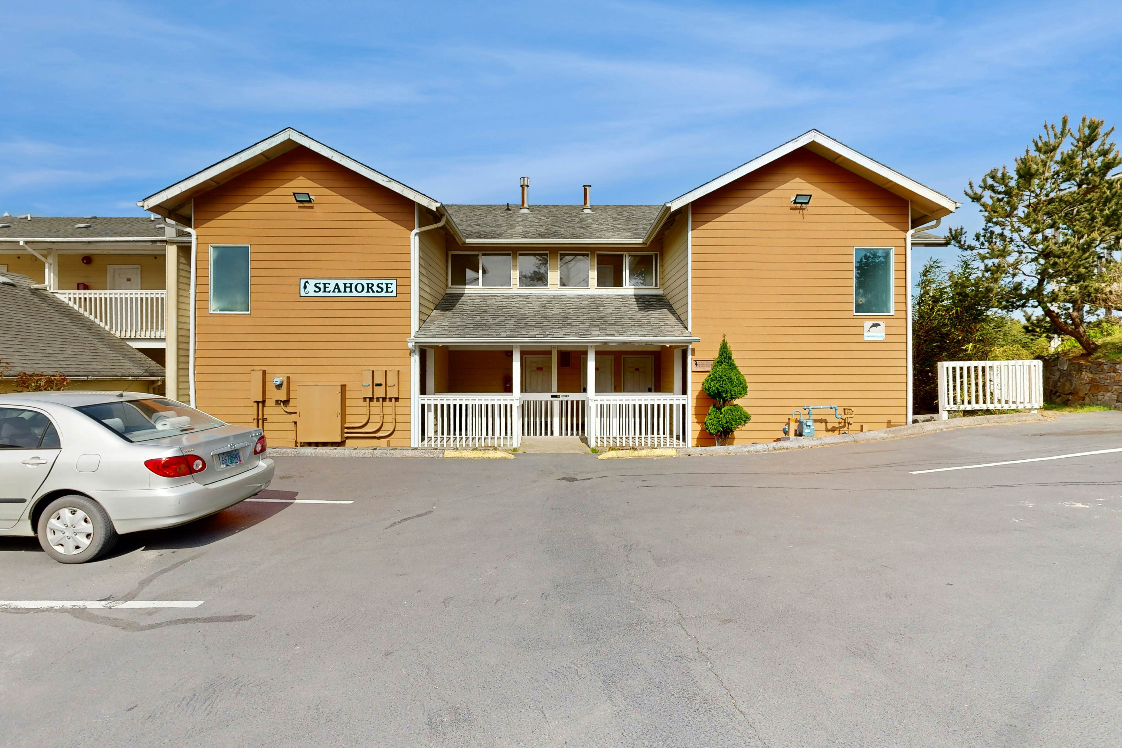 Easy Access, Dog-Friendly Studio with Ocean Views - Short Walk to Beach