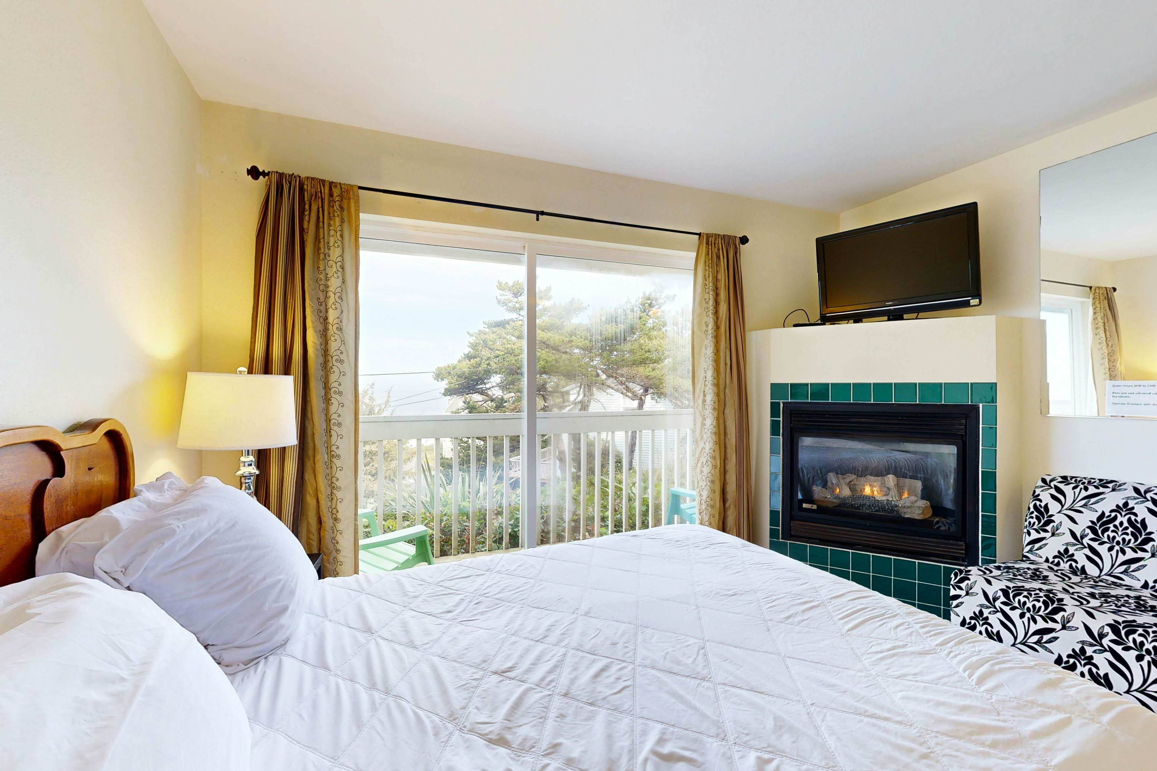 Easy Access, Dog-Friendly Studio with Ocean Views - Short Walk to Beach