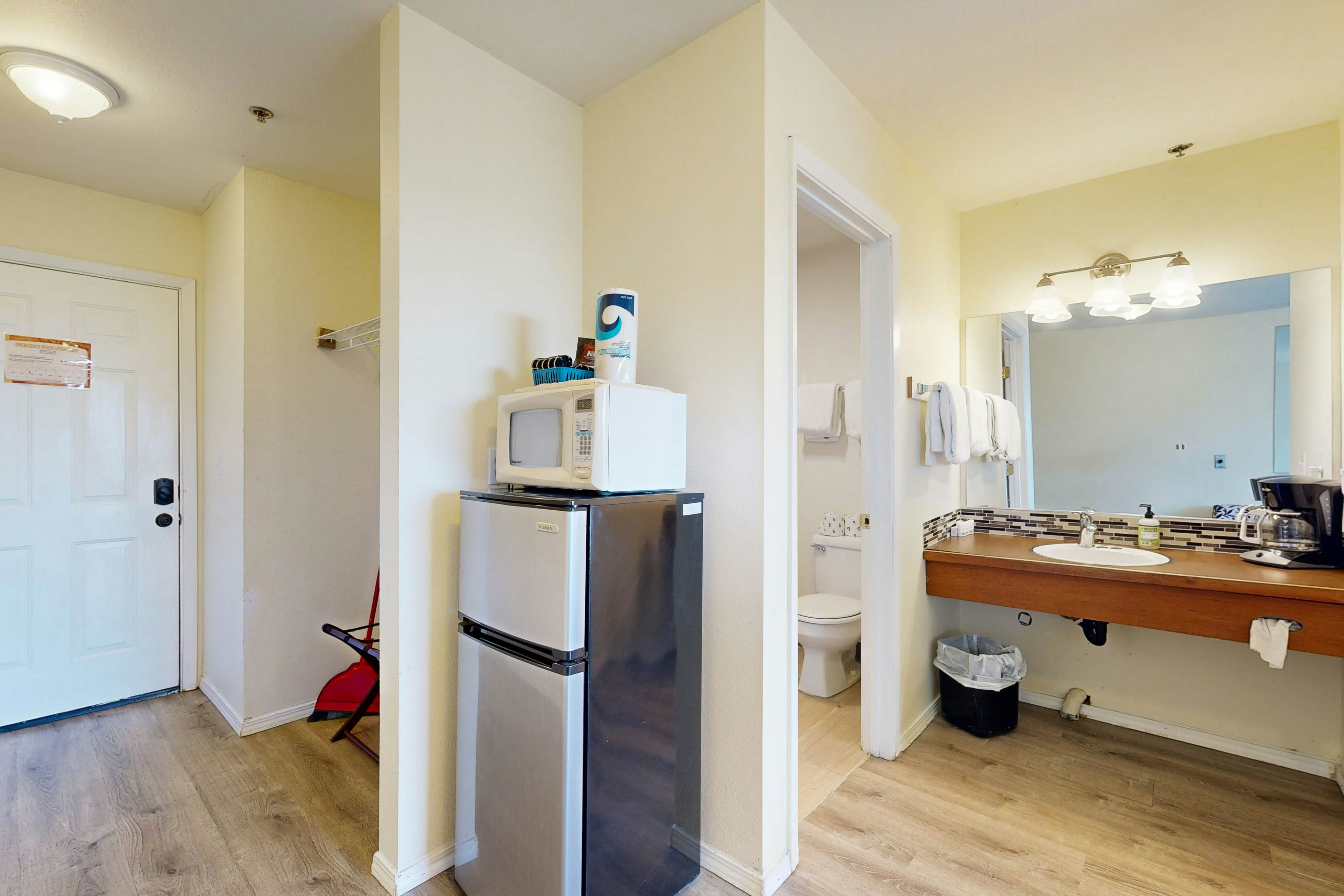 Easy Access, Dog-Friendly Studio with Ocean Views - Short Walk to Beach