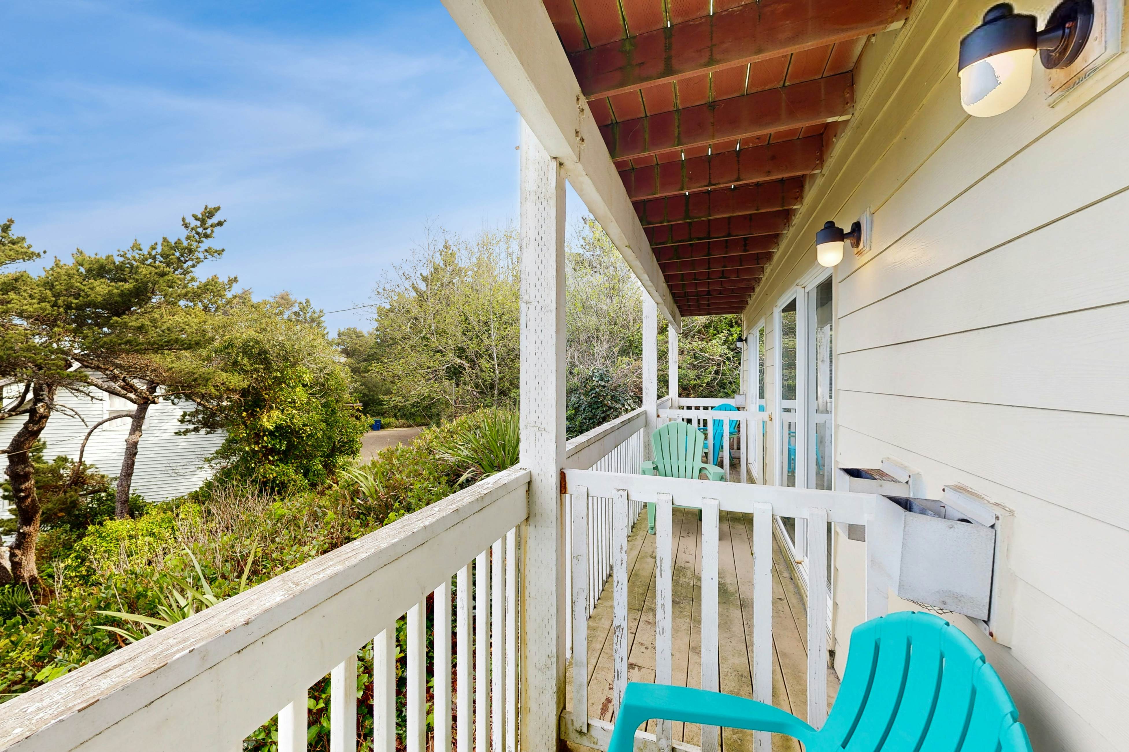 Easy Access, Dog-Friendly Studio with Ocean Views - Short Walk to Beach