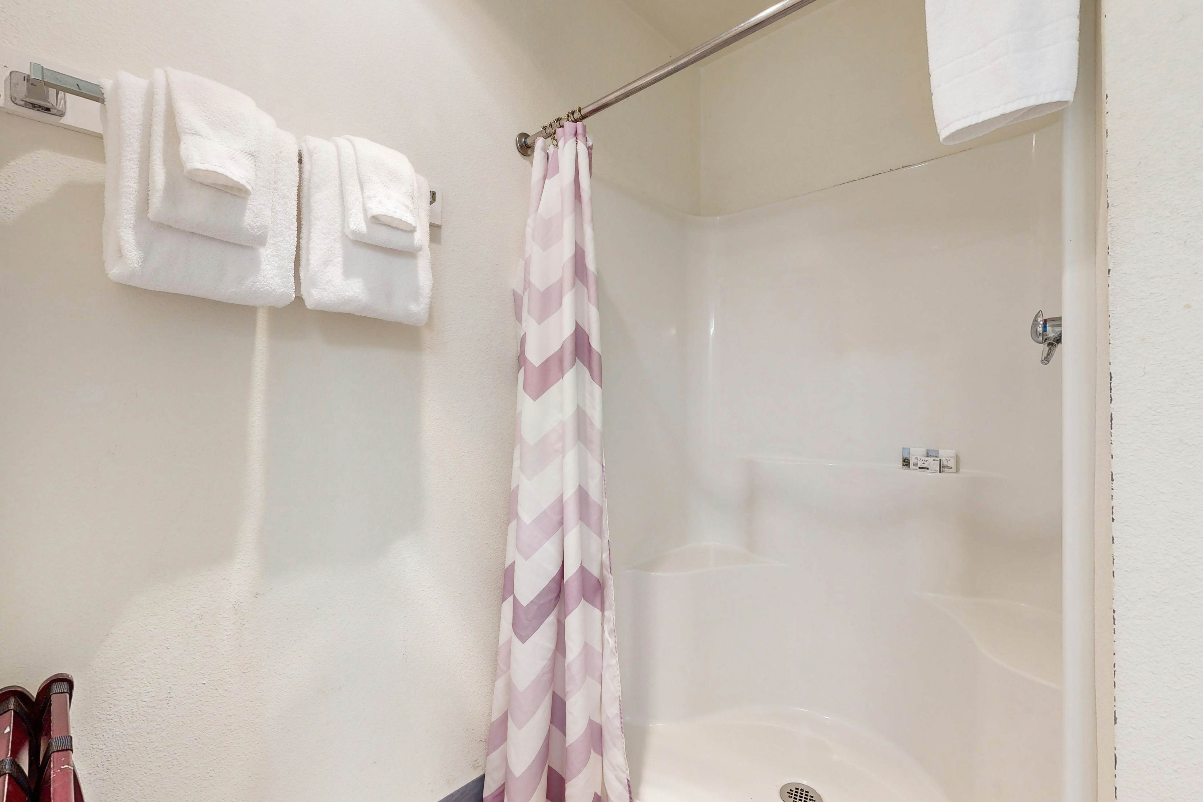 Lower-Level, Dog-Friendly Studio with Ocean Views & Free WiFi - Walk to Beach