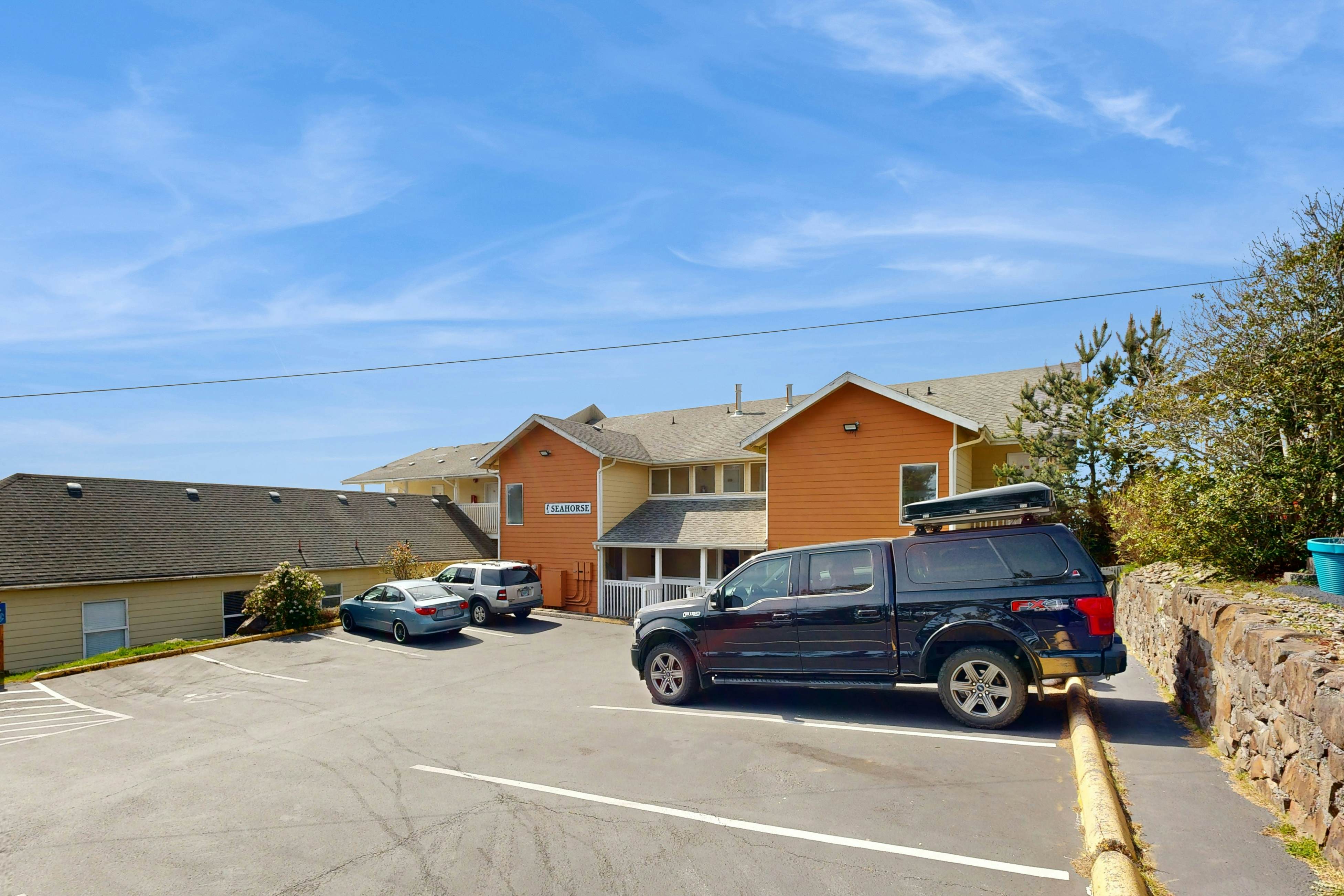 Lower-Level, Dog-Friendly Studio with Ocean Views & Free WiFi - Walk to Beach