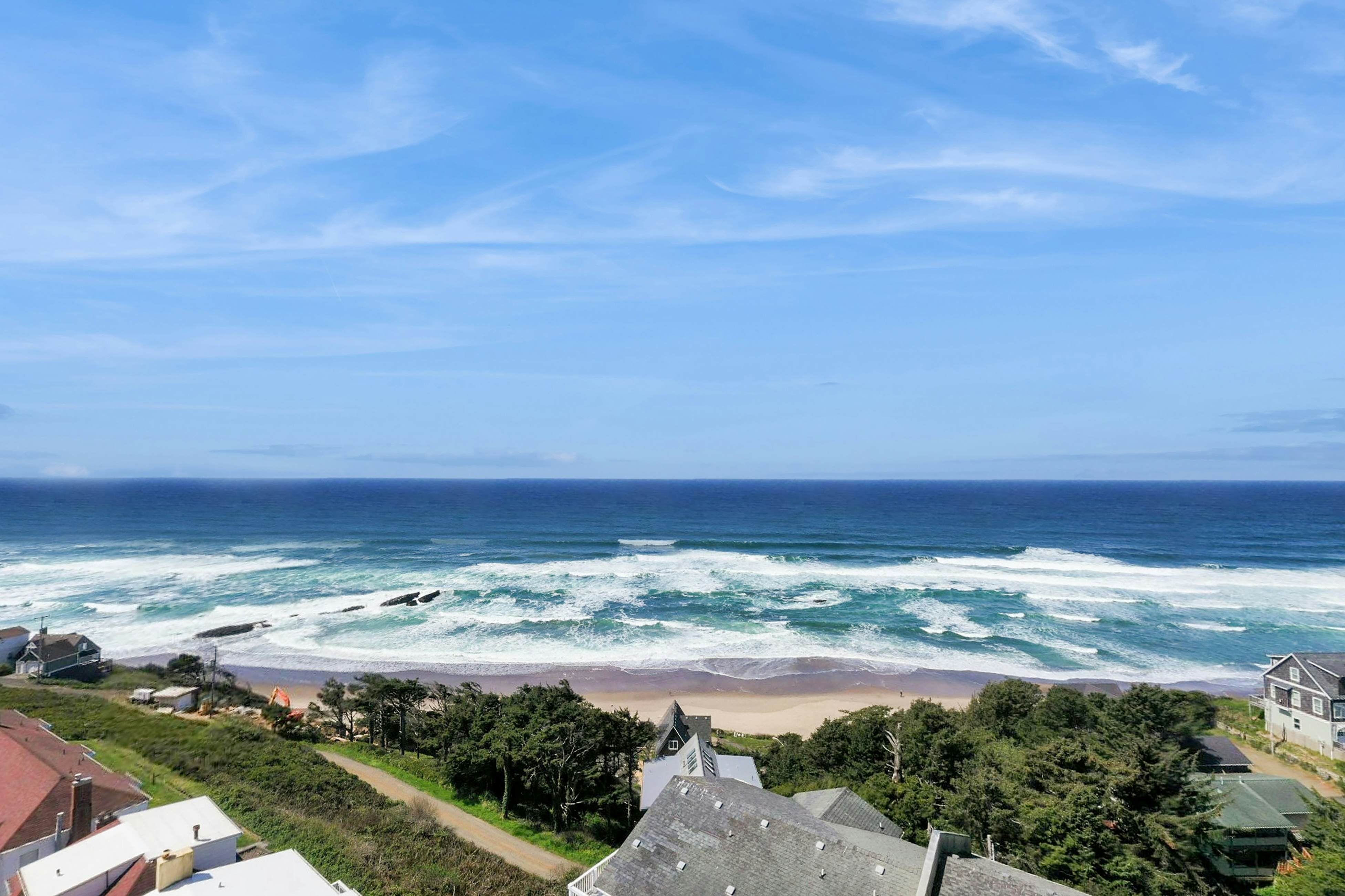 Lower-Level, Dog-Friendly Studio with Ocean Views & Free WiFi - Walk to Beach