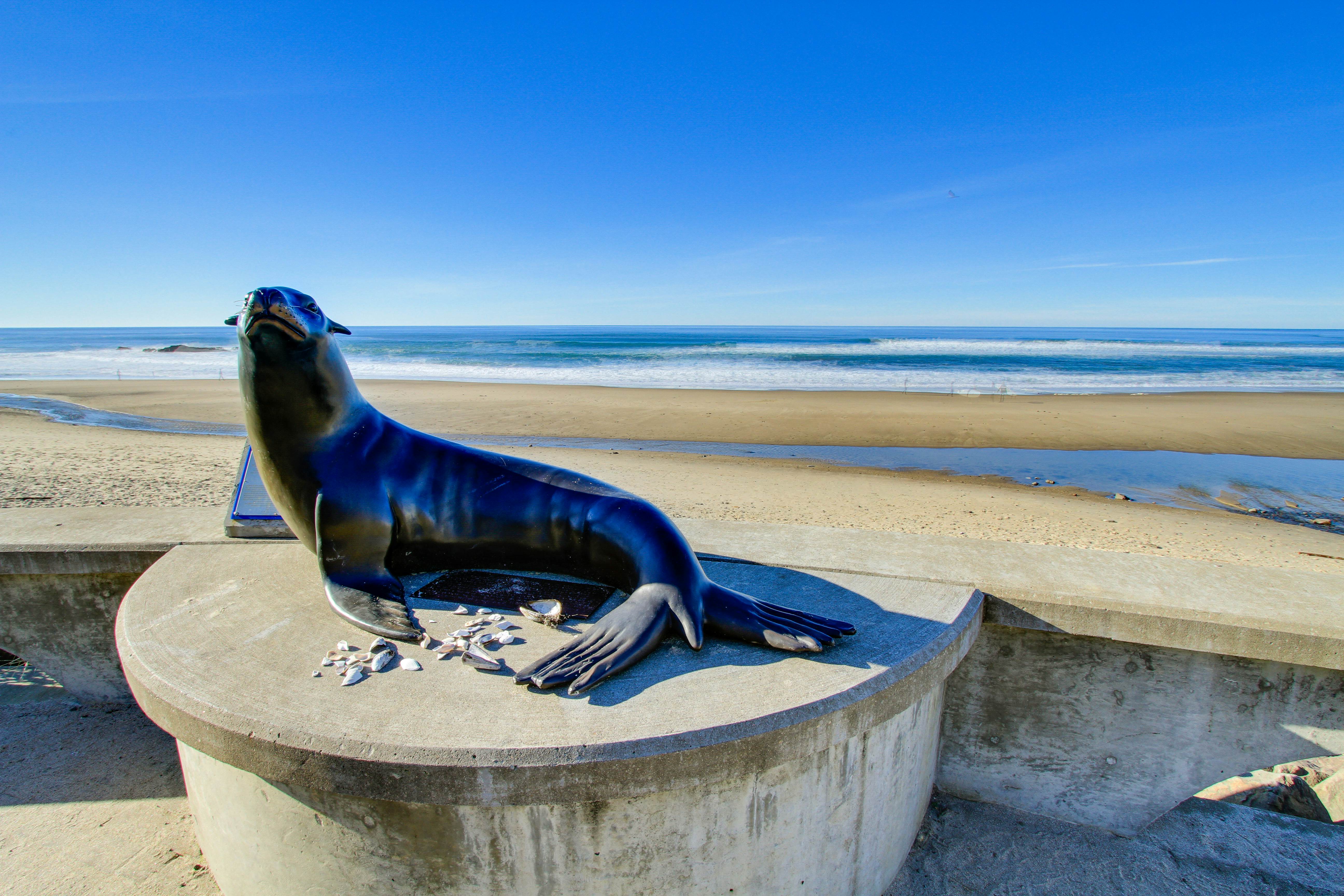 Lower-Level, Dog-Friendly Studio with Ocean Views & Free WiFi - Walk to Beach