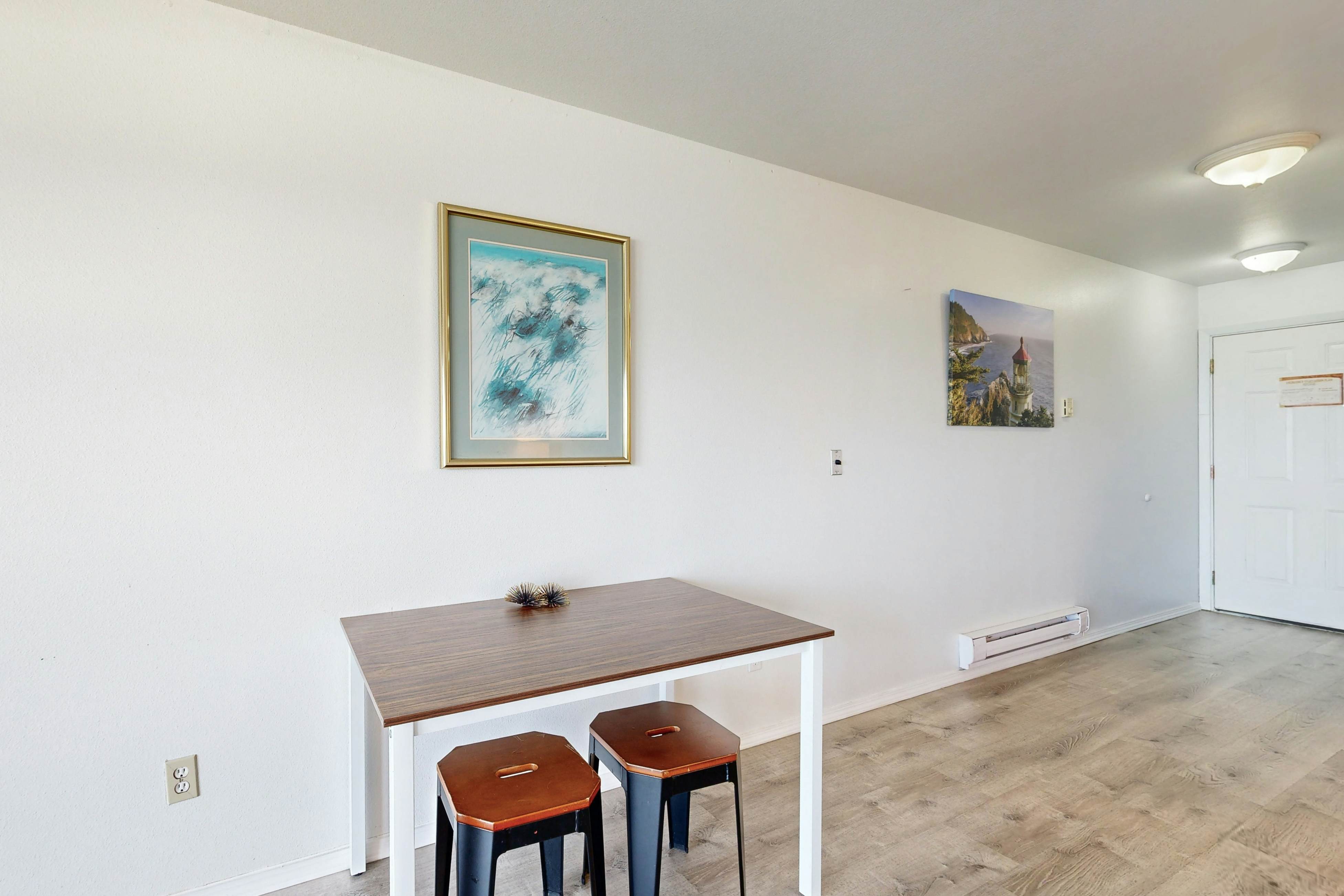 Dog-Friendly Studio with Superb Ocean Views & Nearby Beach Access