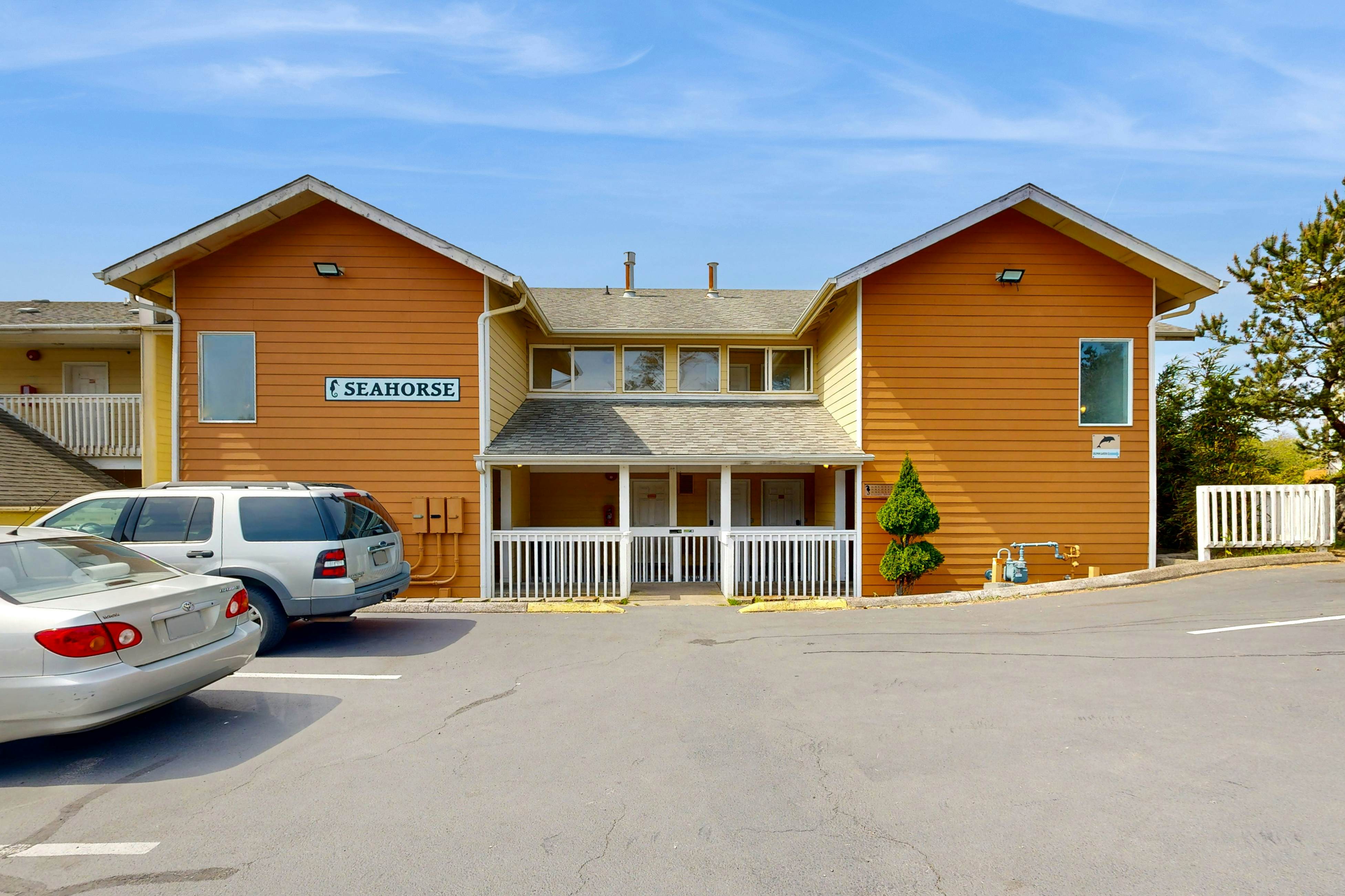 Dog-Friendly Studio with Superb Ocean Views & Nearby Beach Access