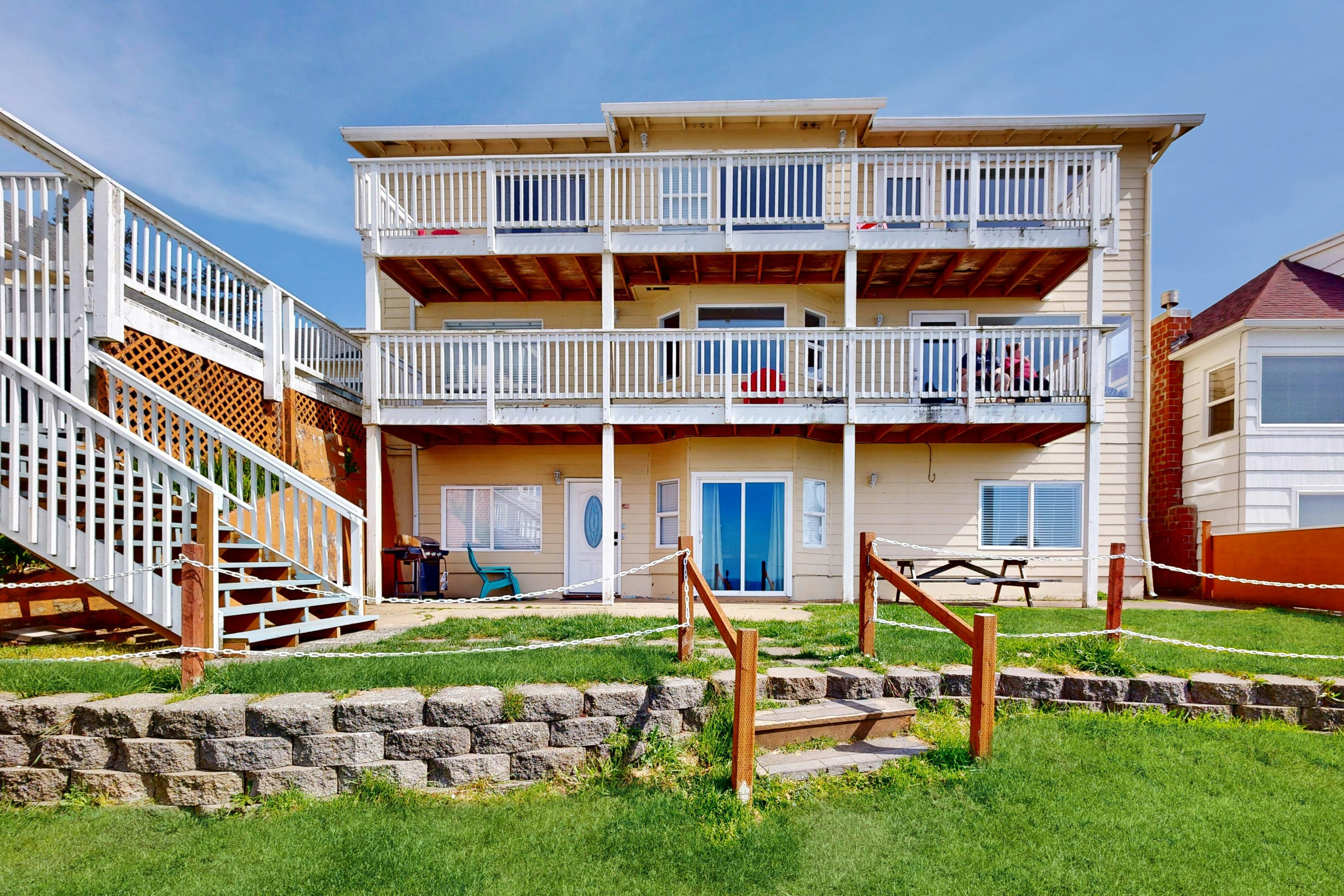 Romantic Ocean View Suite with Easy Beach Access Dog Friendly