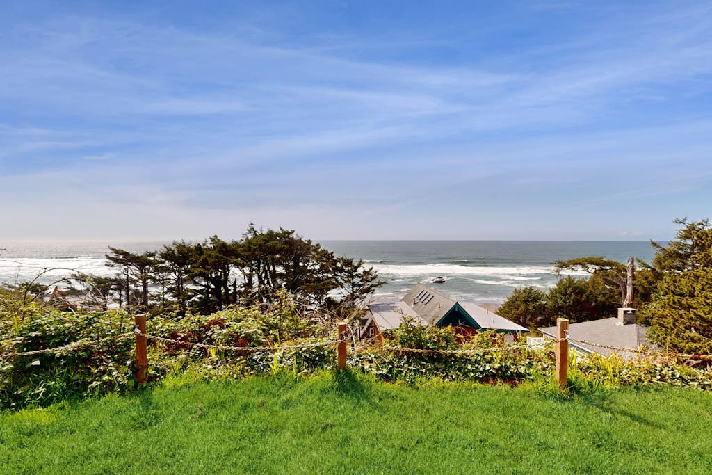 Romantic Ocean View Suite with Easy Beach Access Dog Friendly