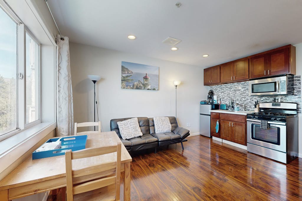 Romantic Ocean View Suite with Easy Beach Access Dog Friendly