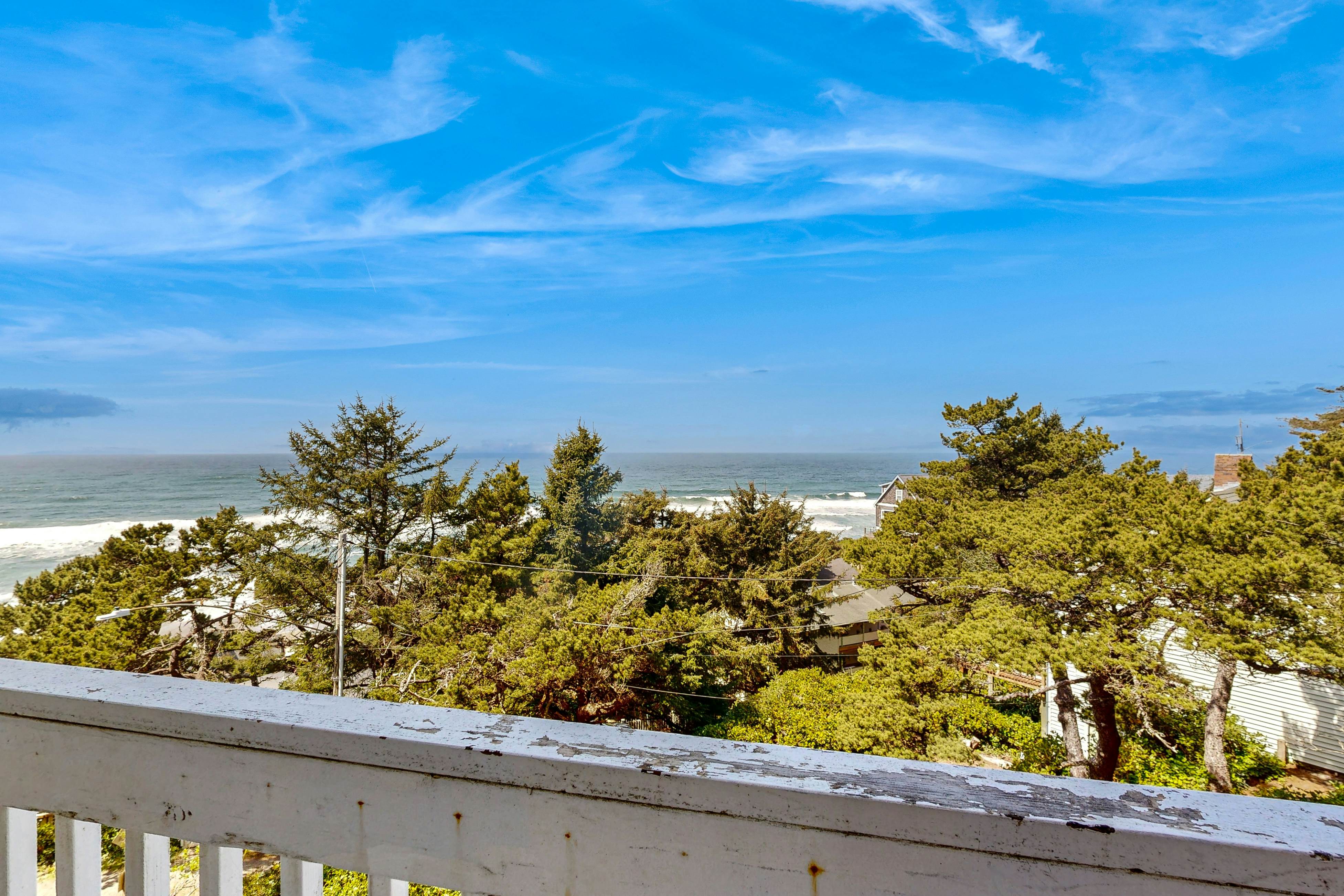 Upper-Level Oceanview Studio Near the Beach - Free WiFi, Dogs Welcome