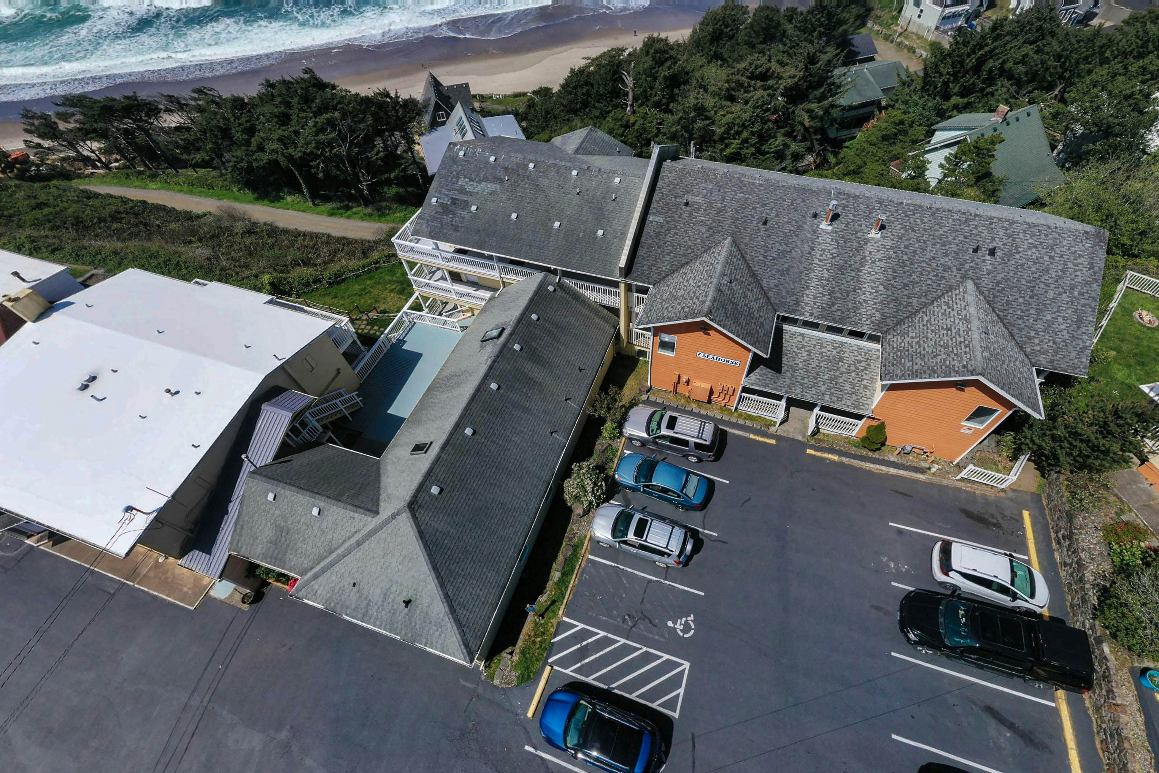 Upper-Level Oceanview Studio Near the Beach - Free WiFi, Dogs Welcome