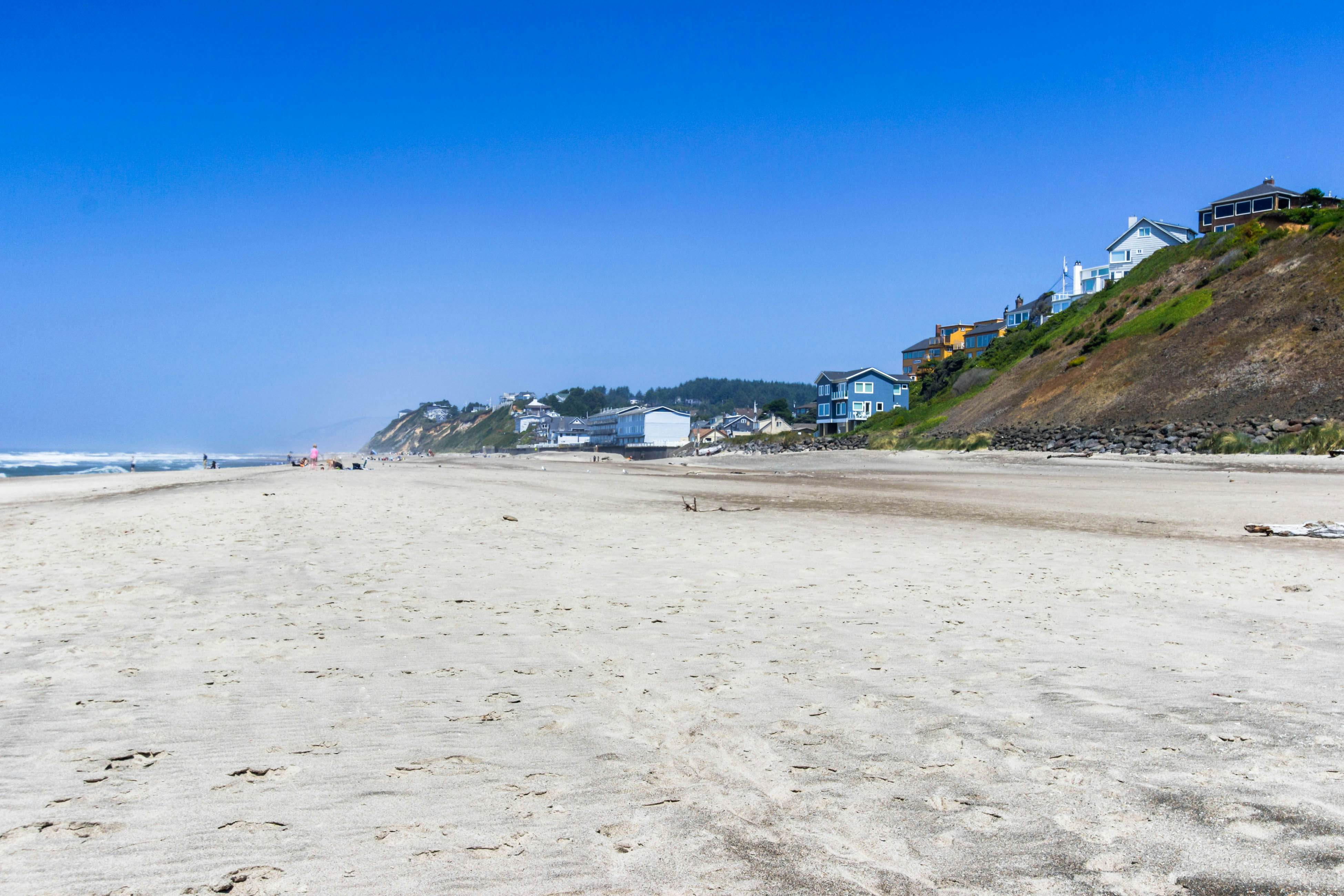 Upper-Level Oceanview Studio Near the Beach - Free WiFi, Dogs Welcome