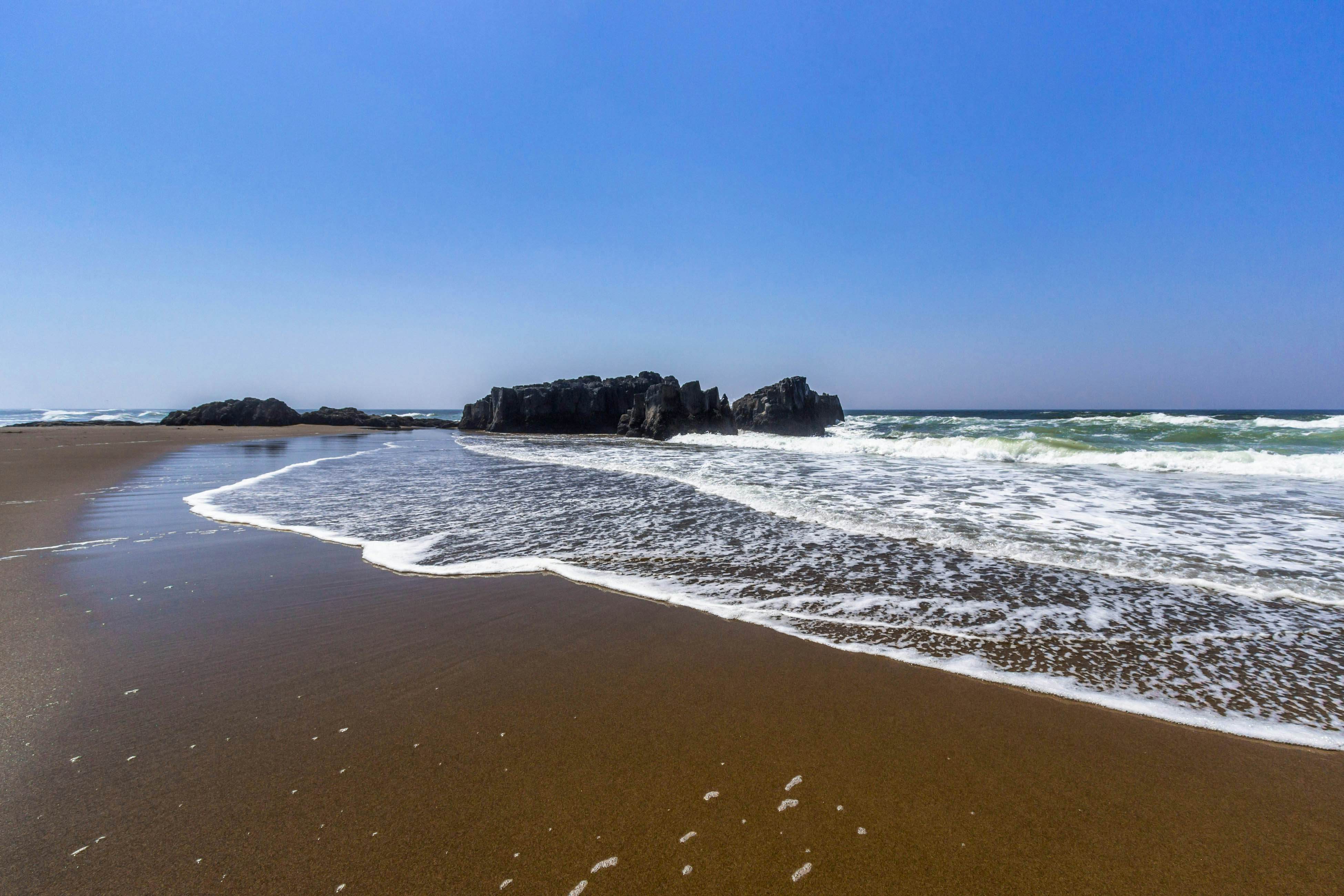 Upper-Level Oceanview Studio Near the Beach - Free WiFi, Dogs Welcome