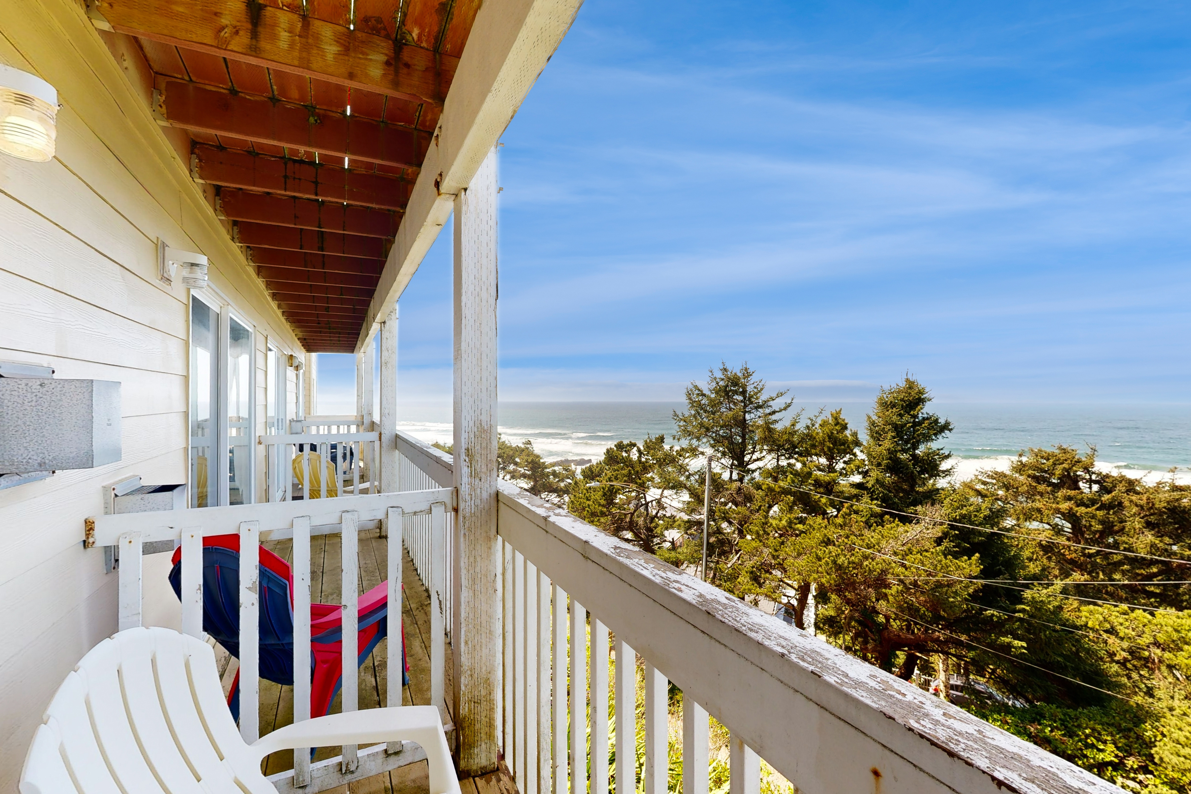 Dog Friendly Studio with Free WiFi Ocean Views and Easy Beach Access