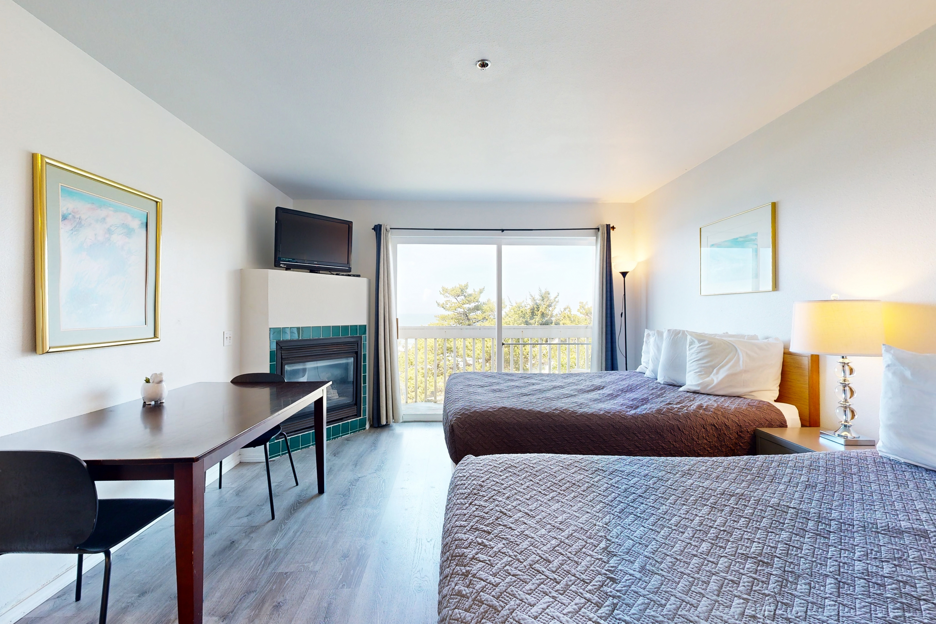 Dog Friendly Studio with Free WiFi Ocean Views and Easy Beach Access