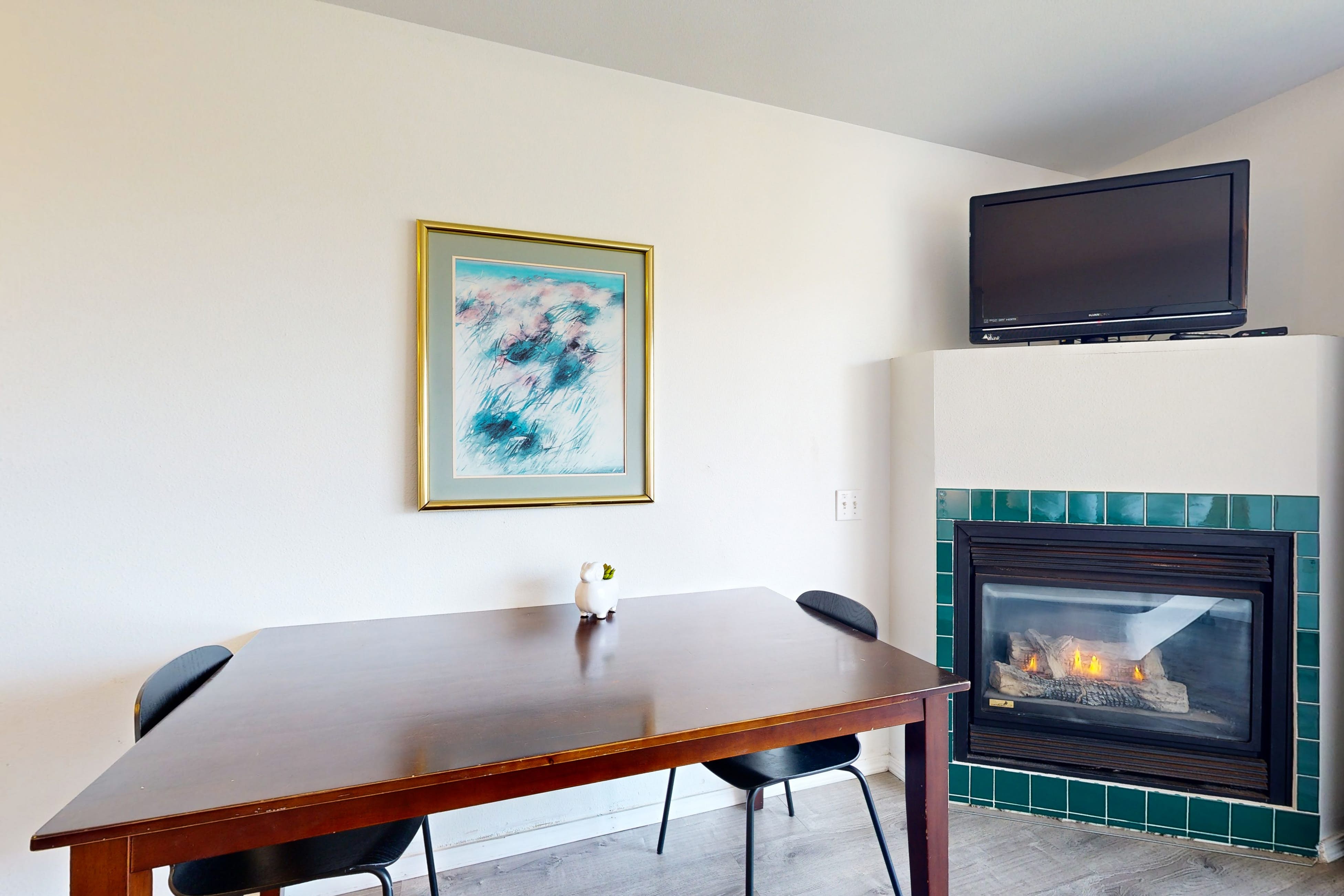 Dog-Friendly Studio with Free WiFi, Ocean Views & Easy Beach Access