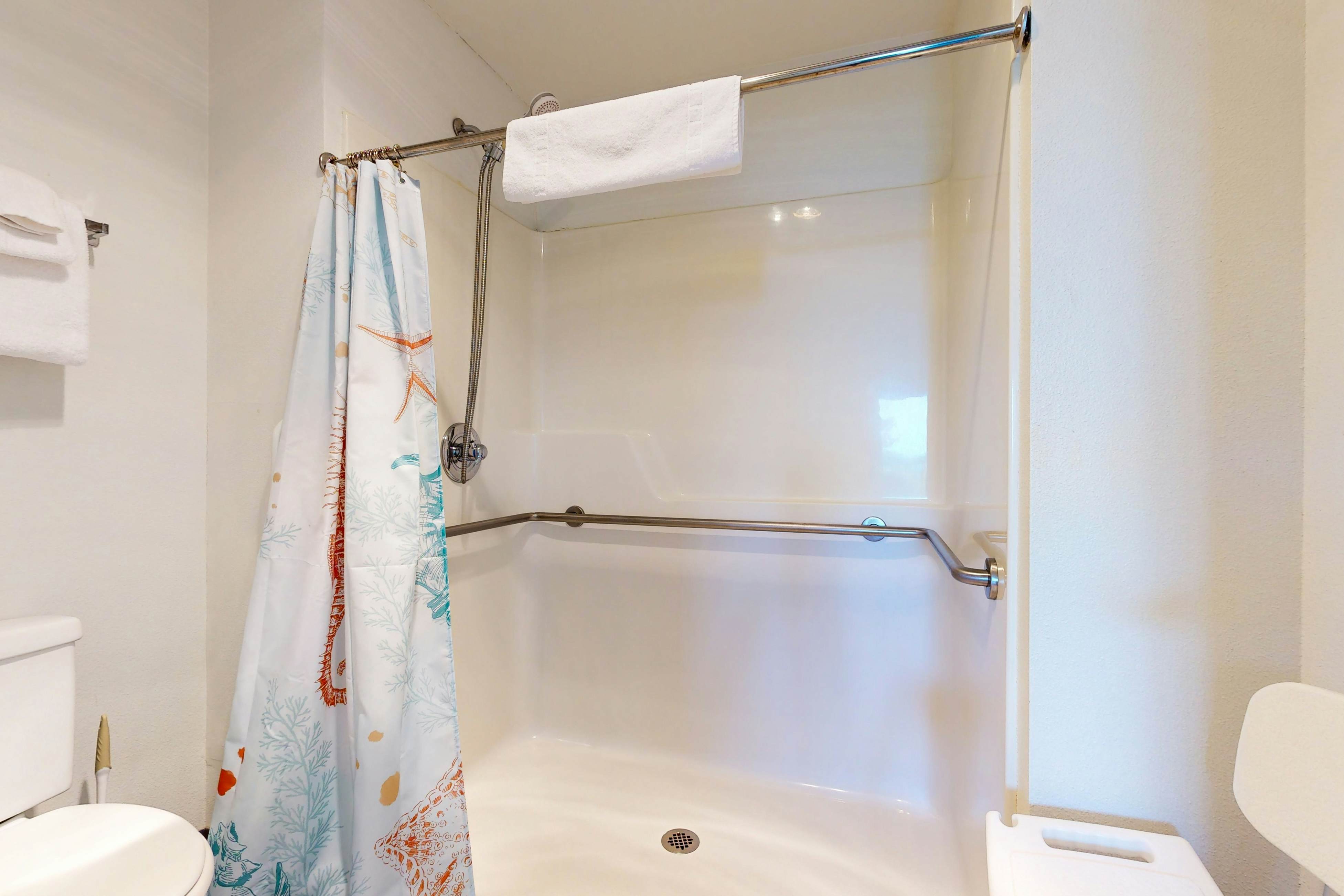 Dog-Friendly Studio with Free WiFi, Ocean Views & Easy Beach Access