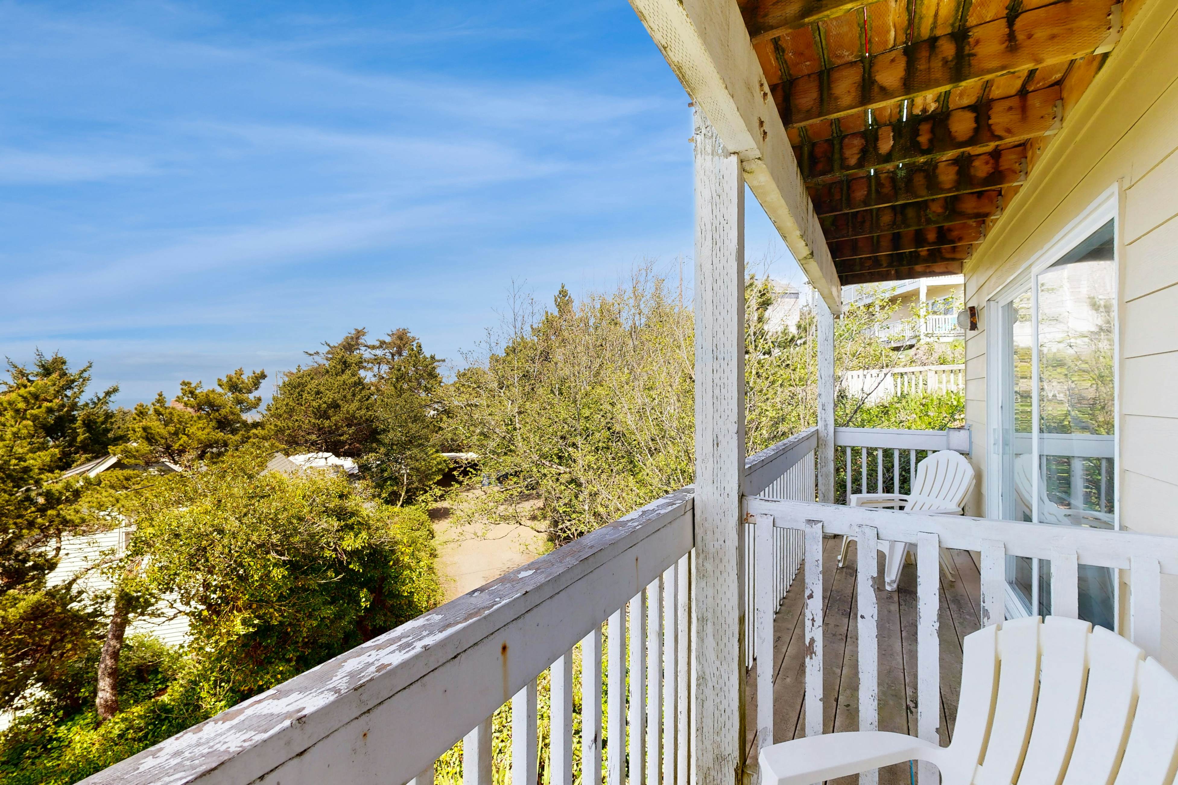 Dog-Friendly Studio with Free WiFi, Ocean Views & Easy Beach Access