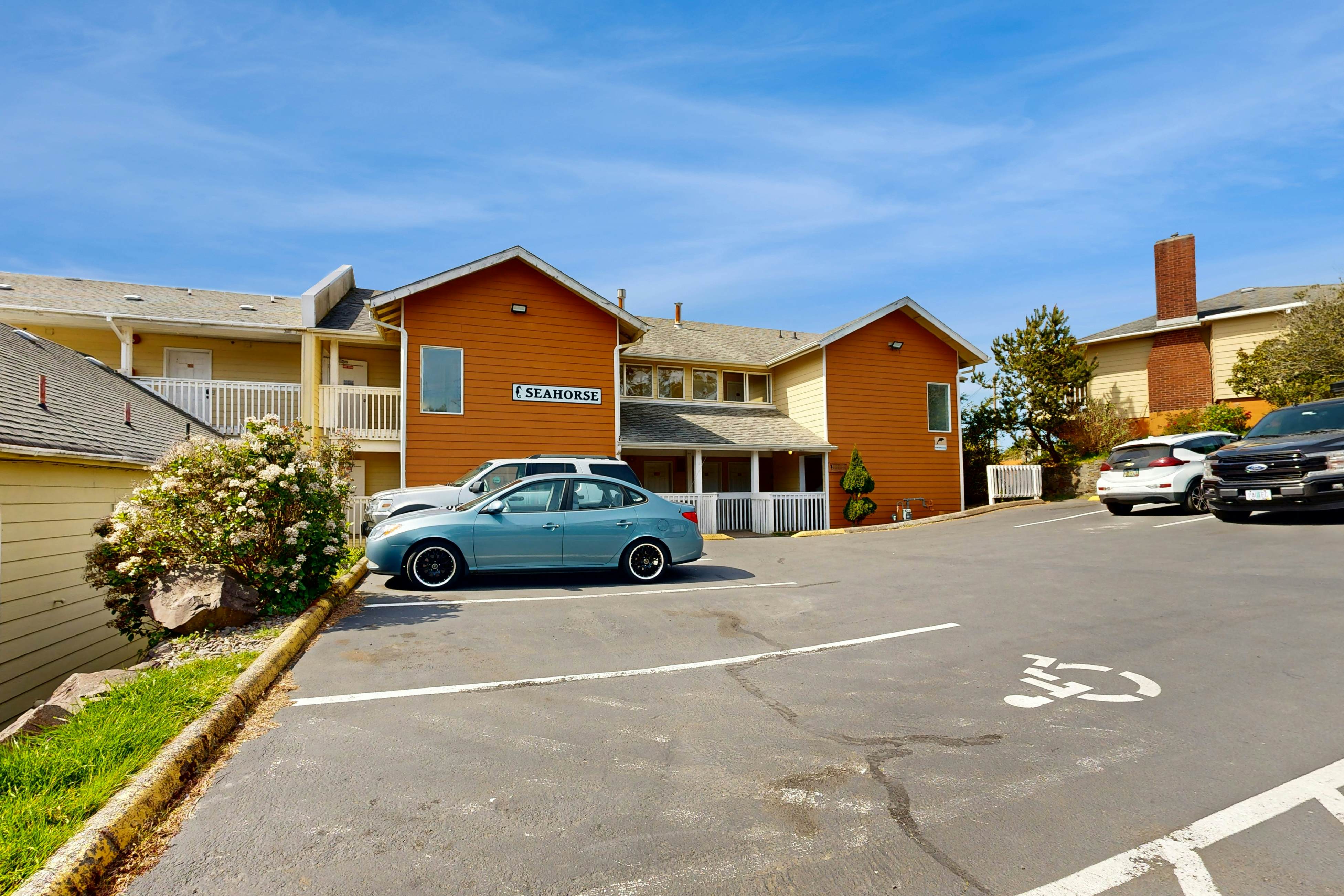 Dog-Friendly Studio with Free WiFi, Ocean Views & Easy Beach Access