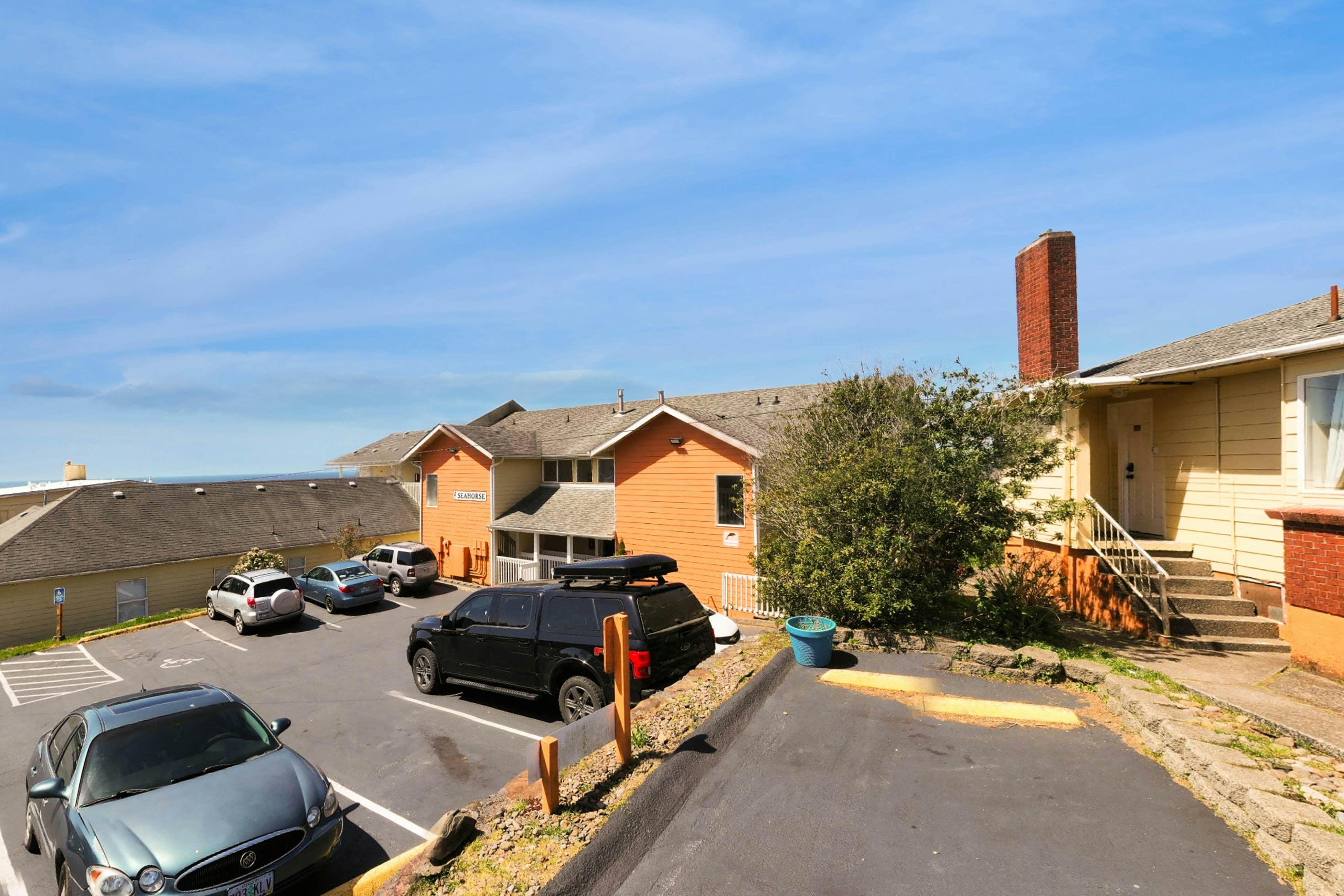 Dog-Friendly Studio with Free WiFi, Ocean Views & Easy Beach Access