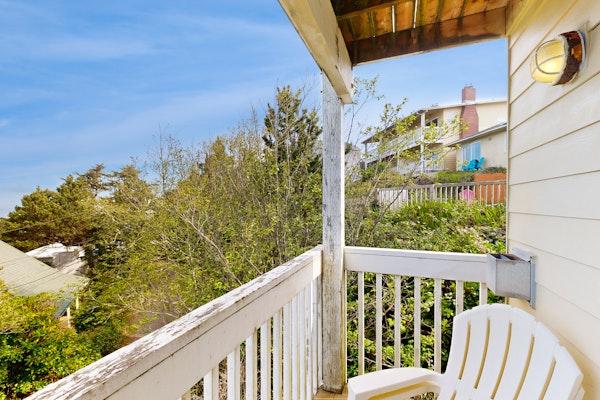 Dog Friendly Condo with Ocean Views Easy Beach Access and Free WiFi