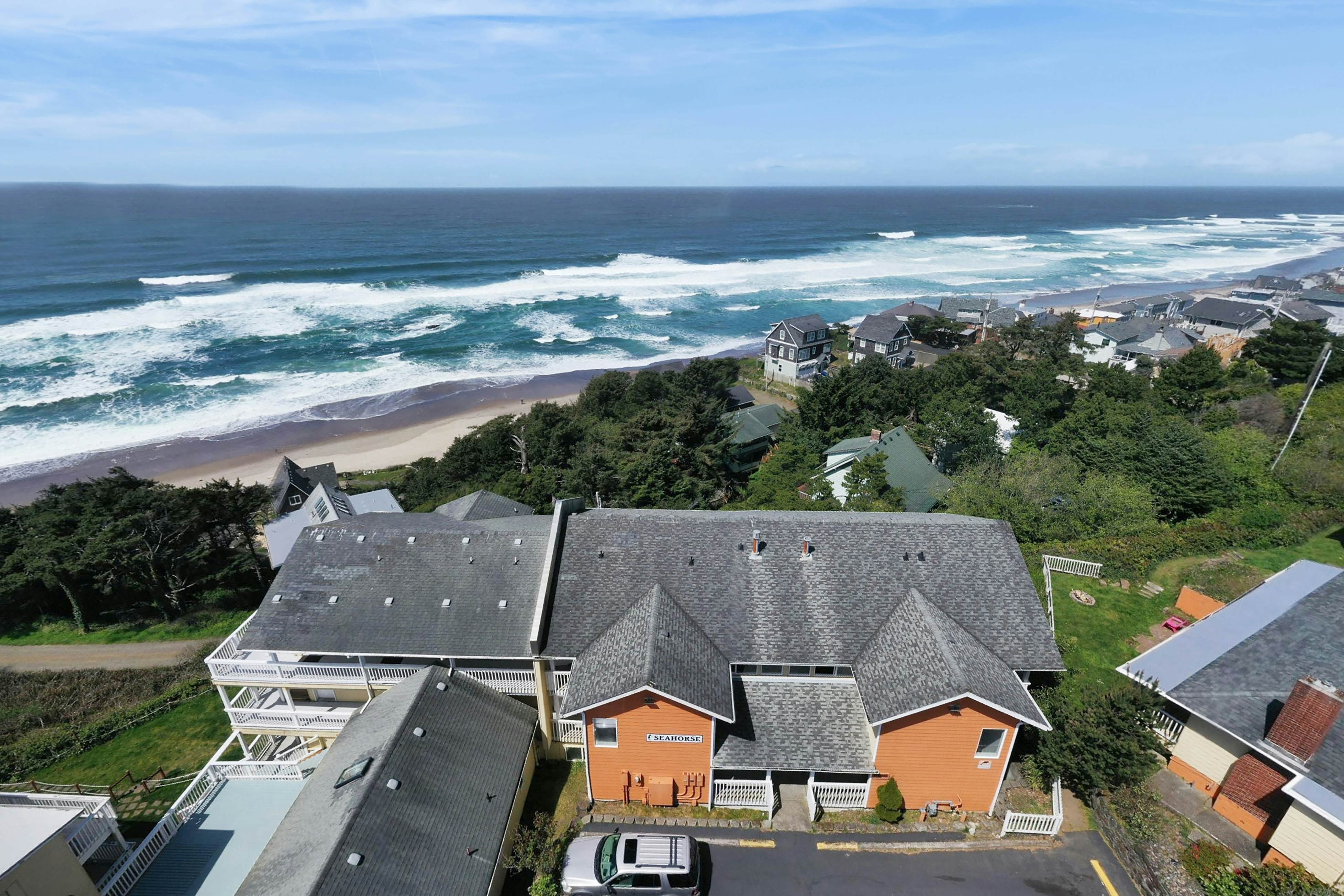 Upper-Floor Oceanview Studio, Perfect for Couples - Free WiFi, Dogs Allowed