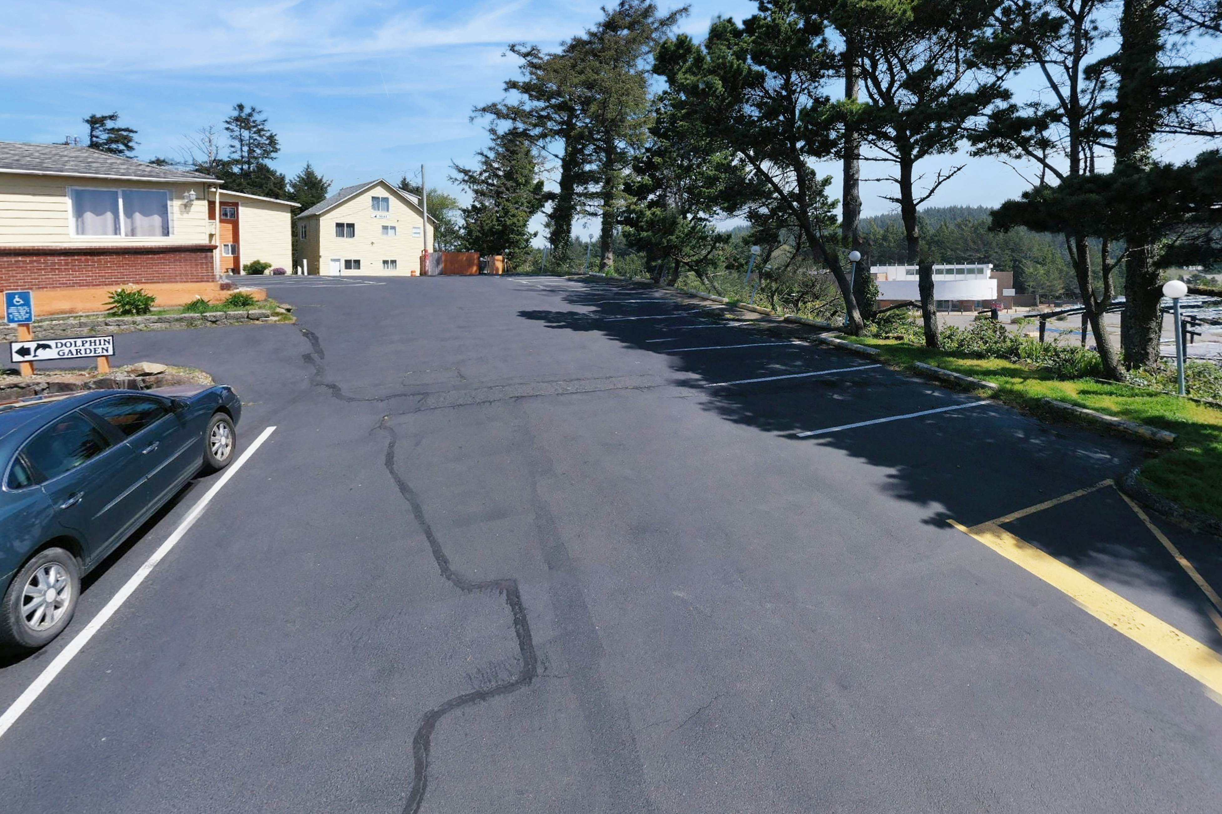 Upper-Floor Oceanview Studio, Perfect for Couples - Free WiFi, Dogs Allowed