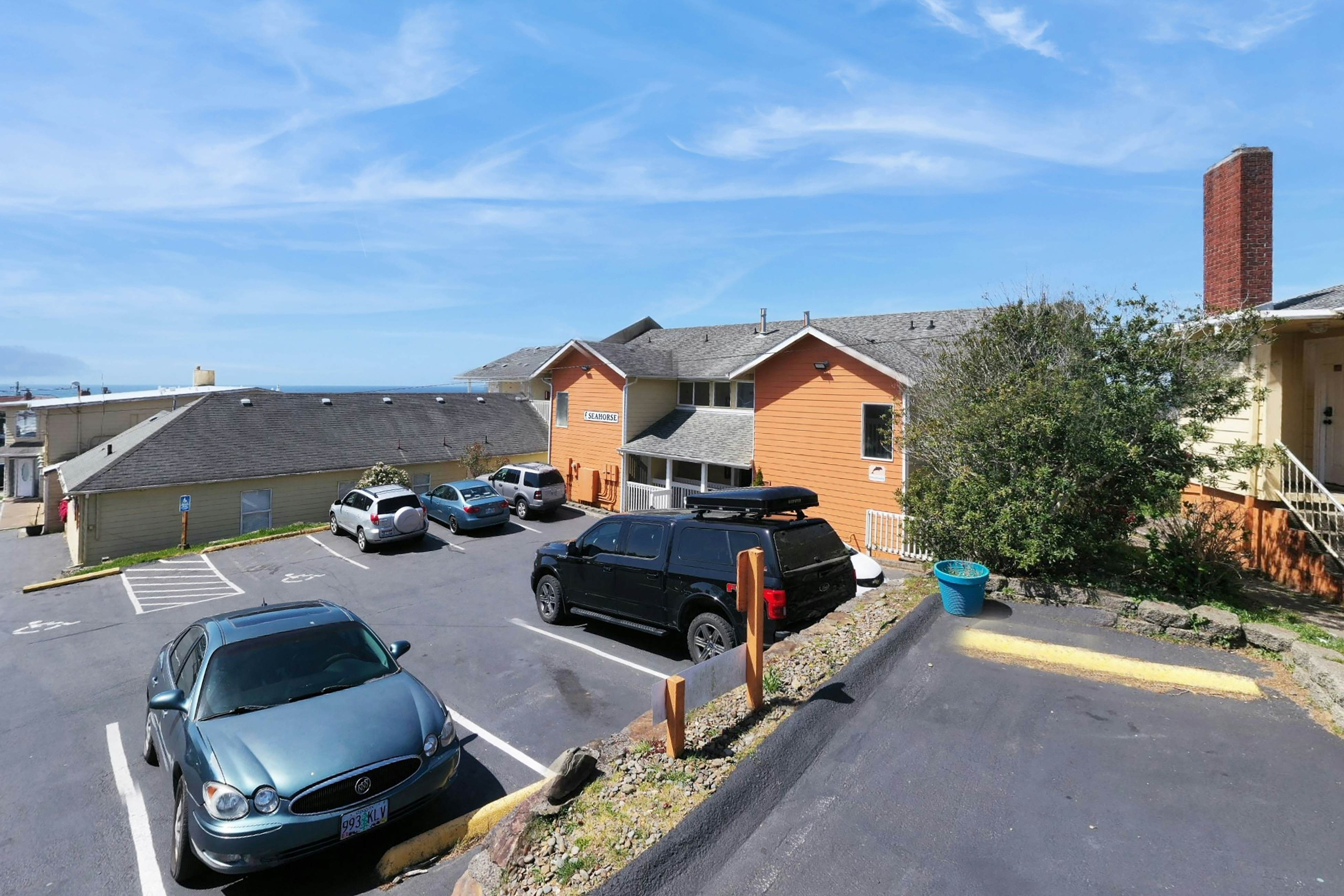 Upper-Floor Oceanview Studio, Perfect for Couples - Free WiFi, Dogs Allowed