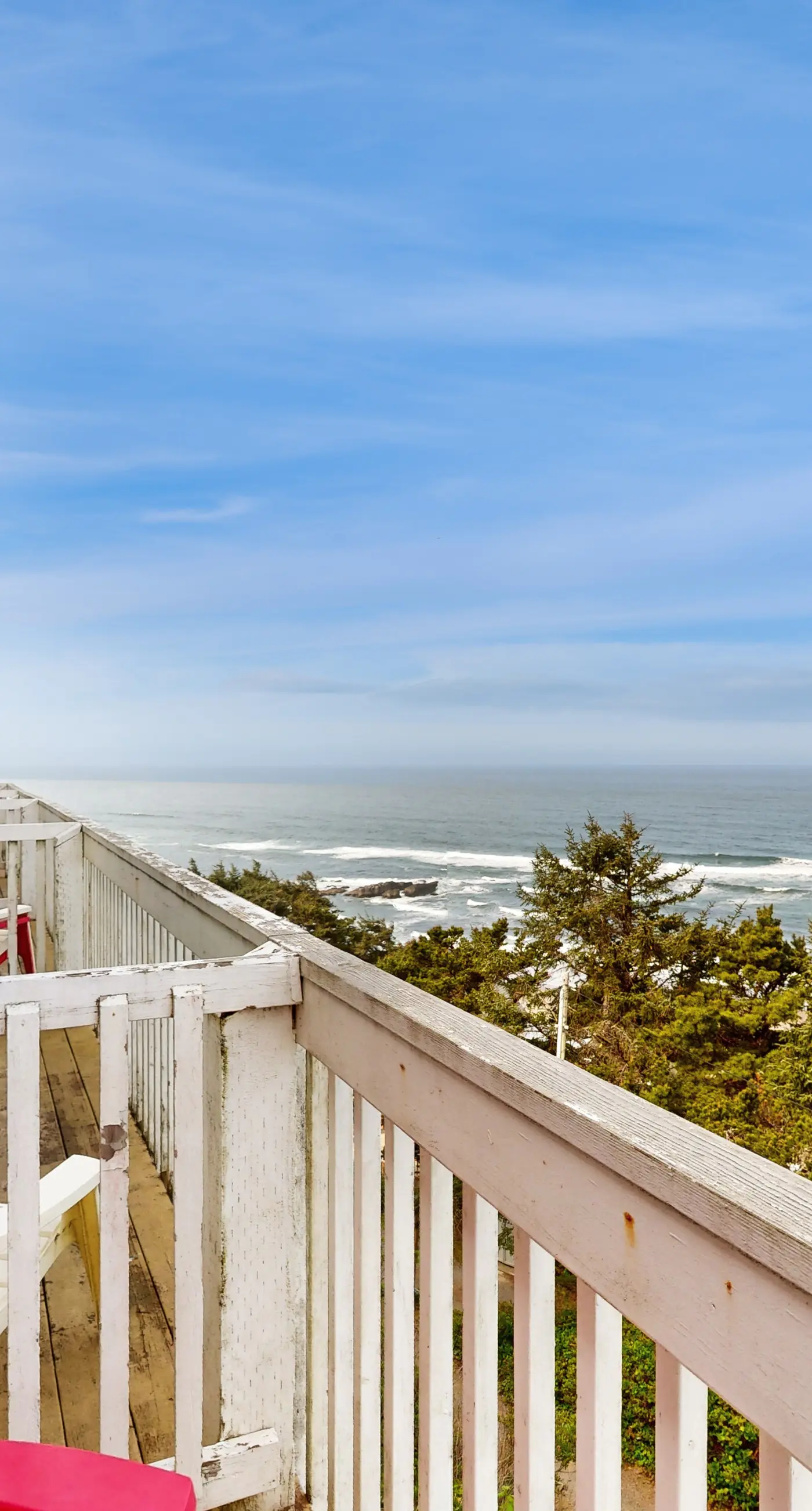 Upper Level Studio with Balcony Dog Friendly and Great Ocean Views