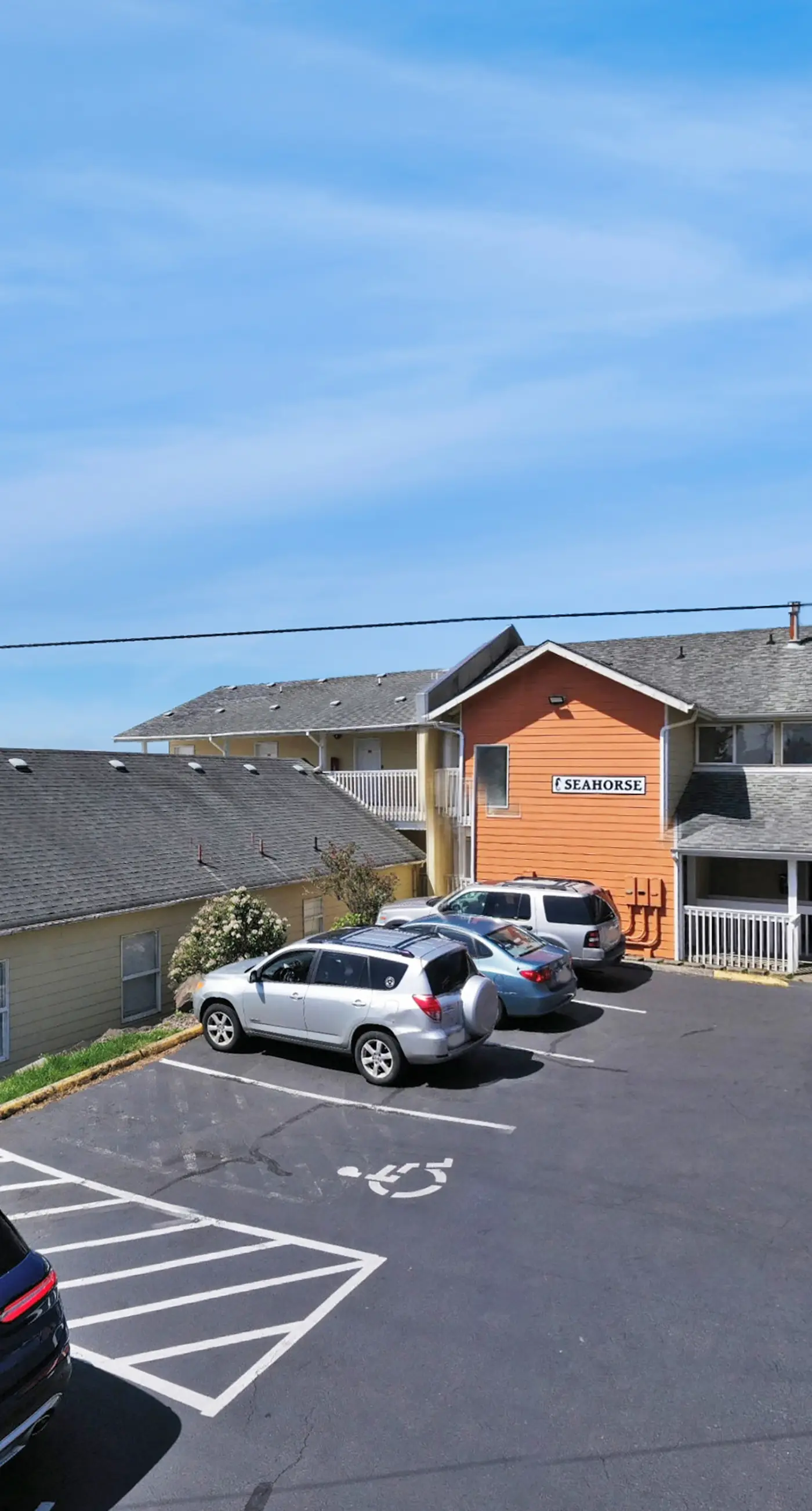 Upper Level Studio with Balcony Dog Friendly and Great Ocean Views