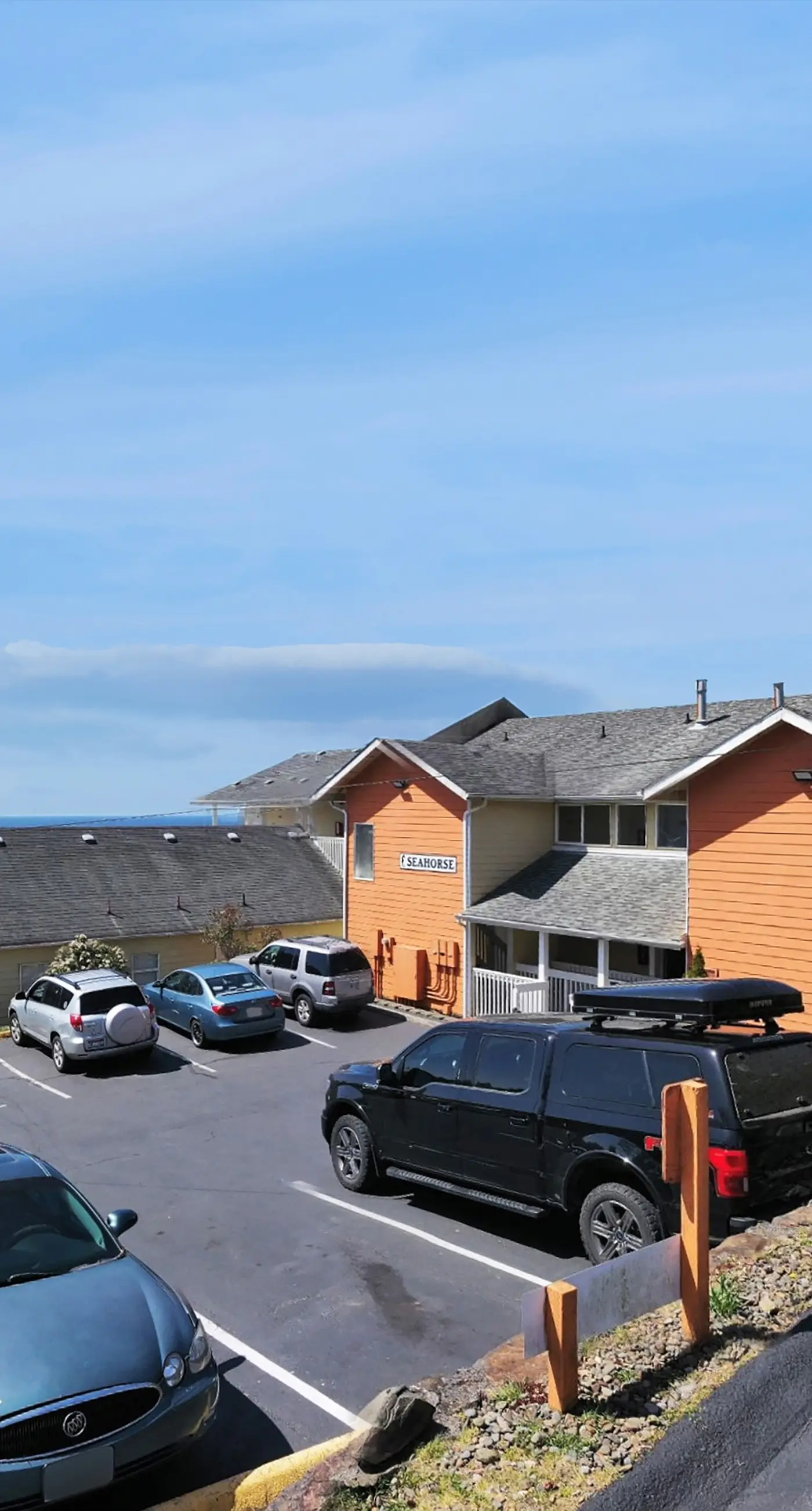 Upper Level Studio with Balcony Dog Friendly and Great Ocean Views
