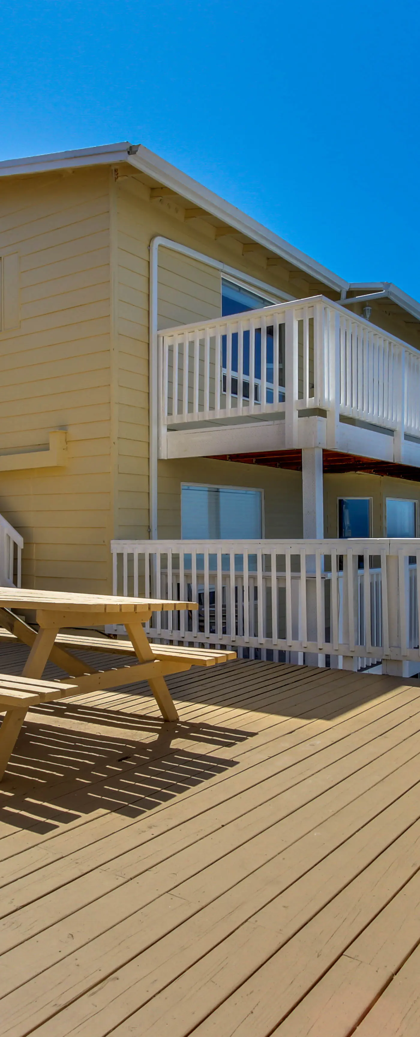 Upper Level Studio with Balcony Dog Friendly and Great Ocean Views