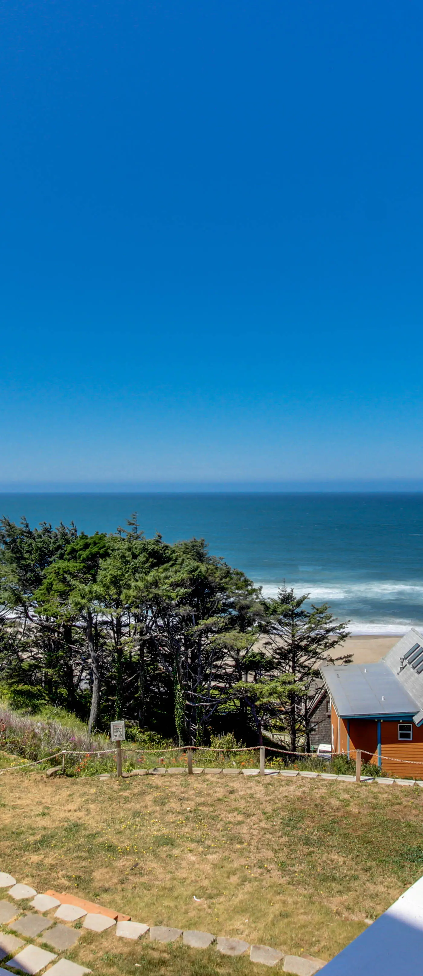Upper Level Studio with Balcony Dog Friendly and Great Ocean Views